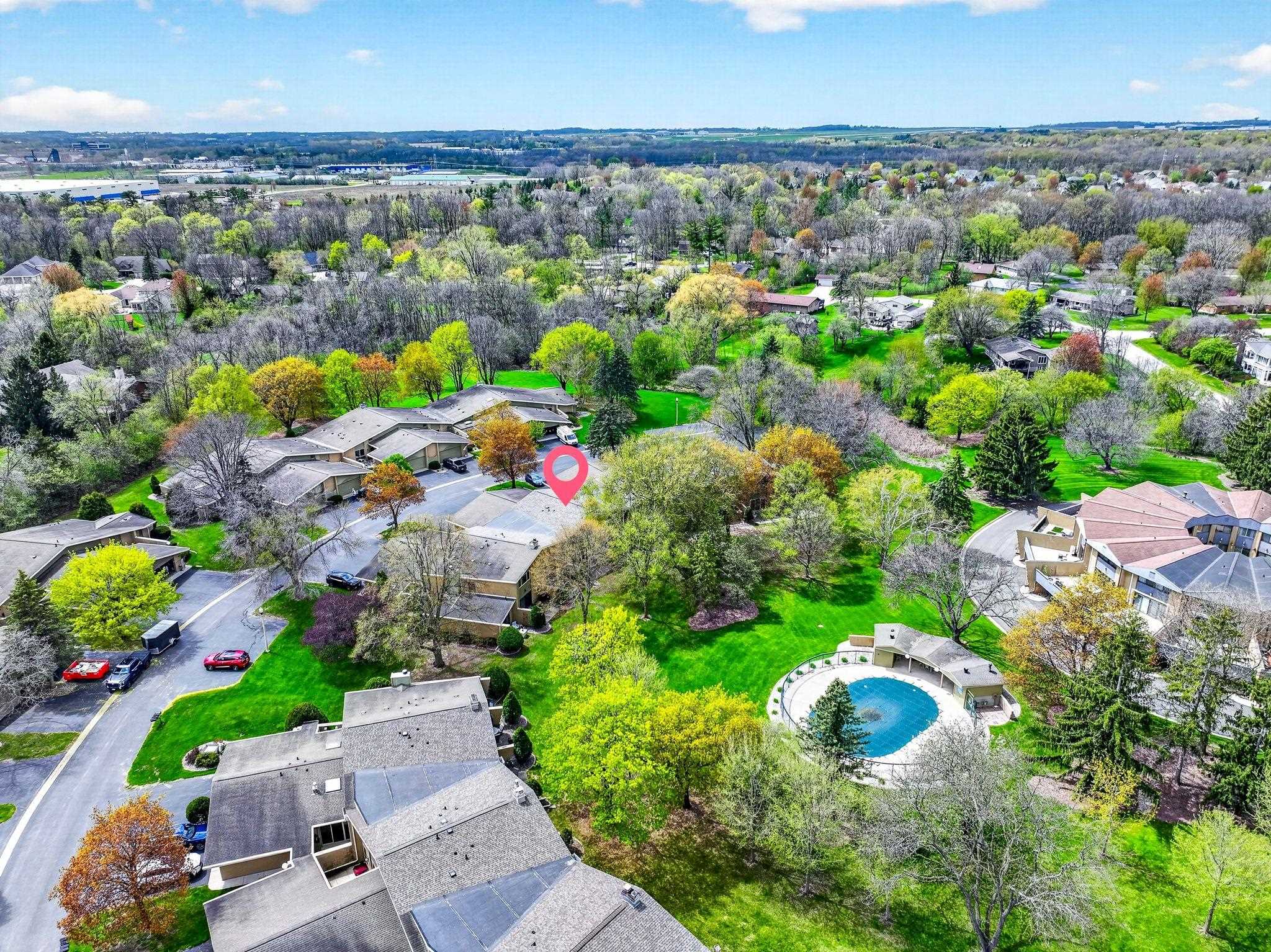 1237 W NICOLET CERCLE