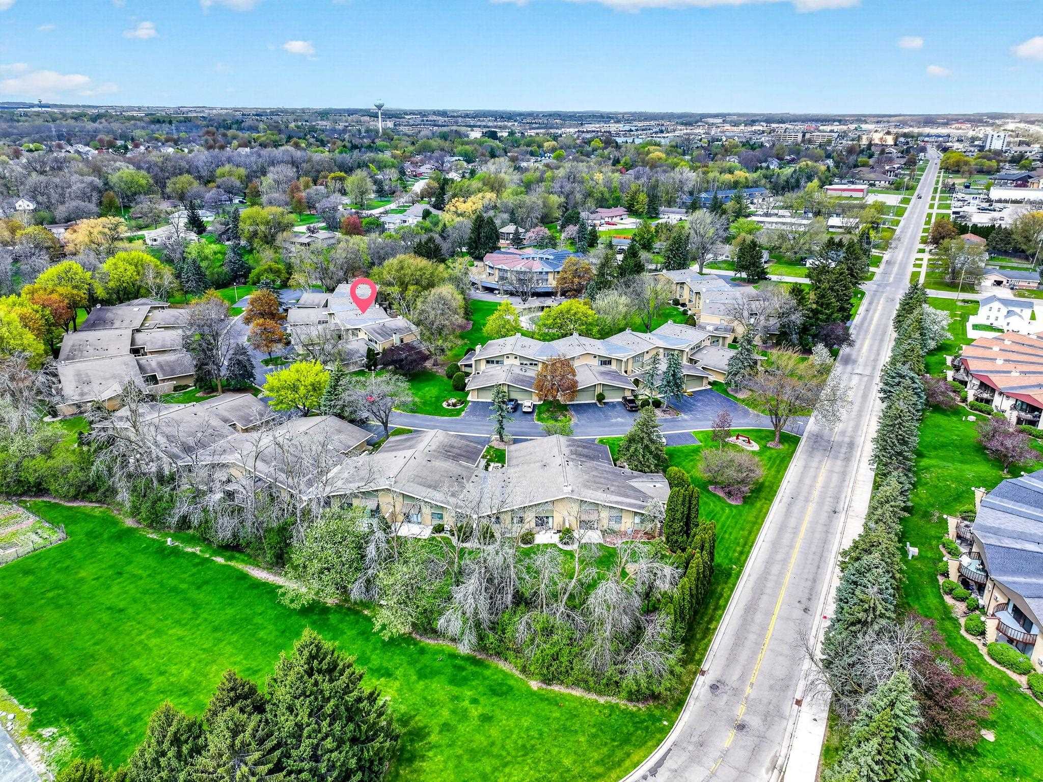 1237 W NICOLET CERCLE
