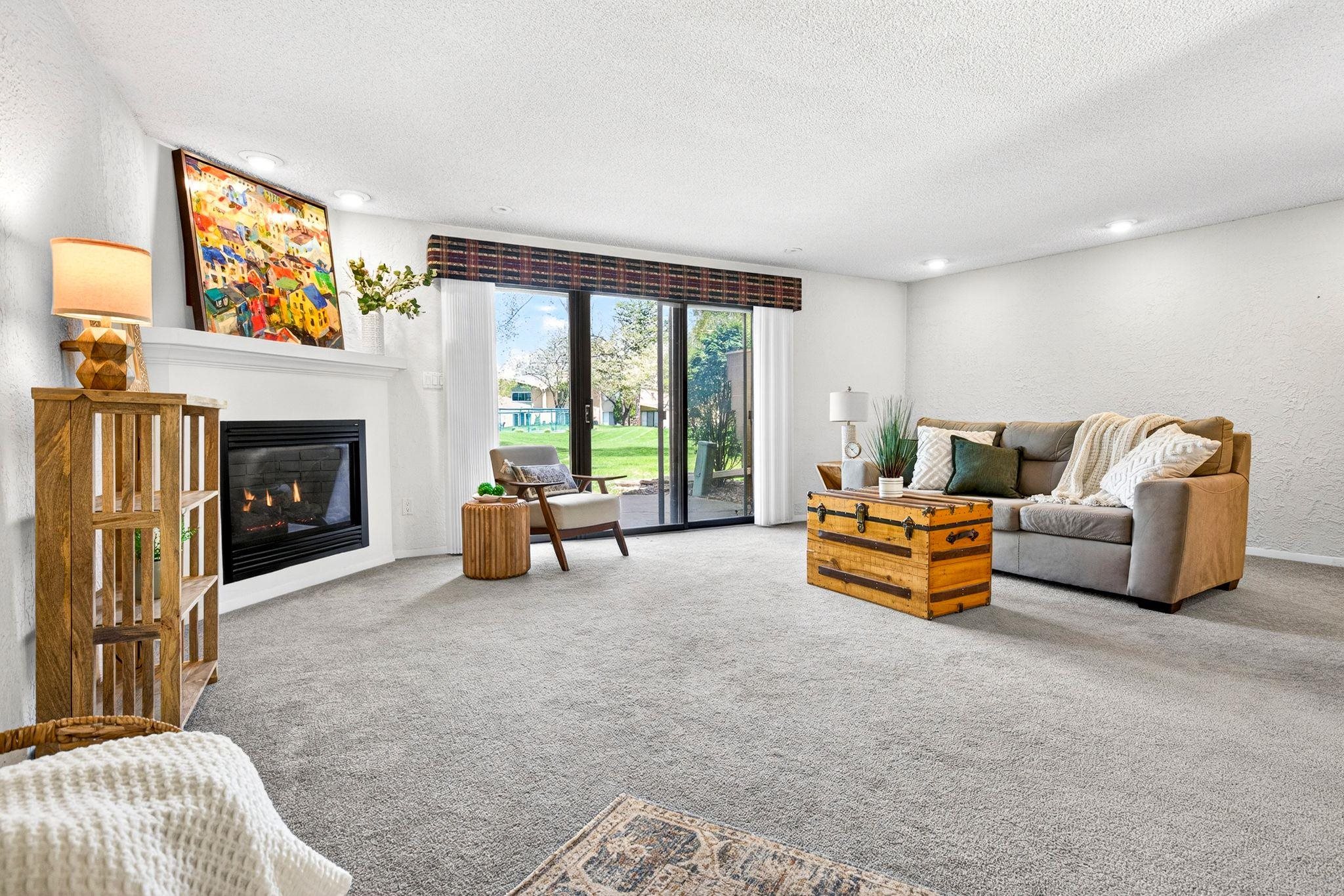 1237 W NICOLET CERCLE