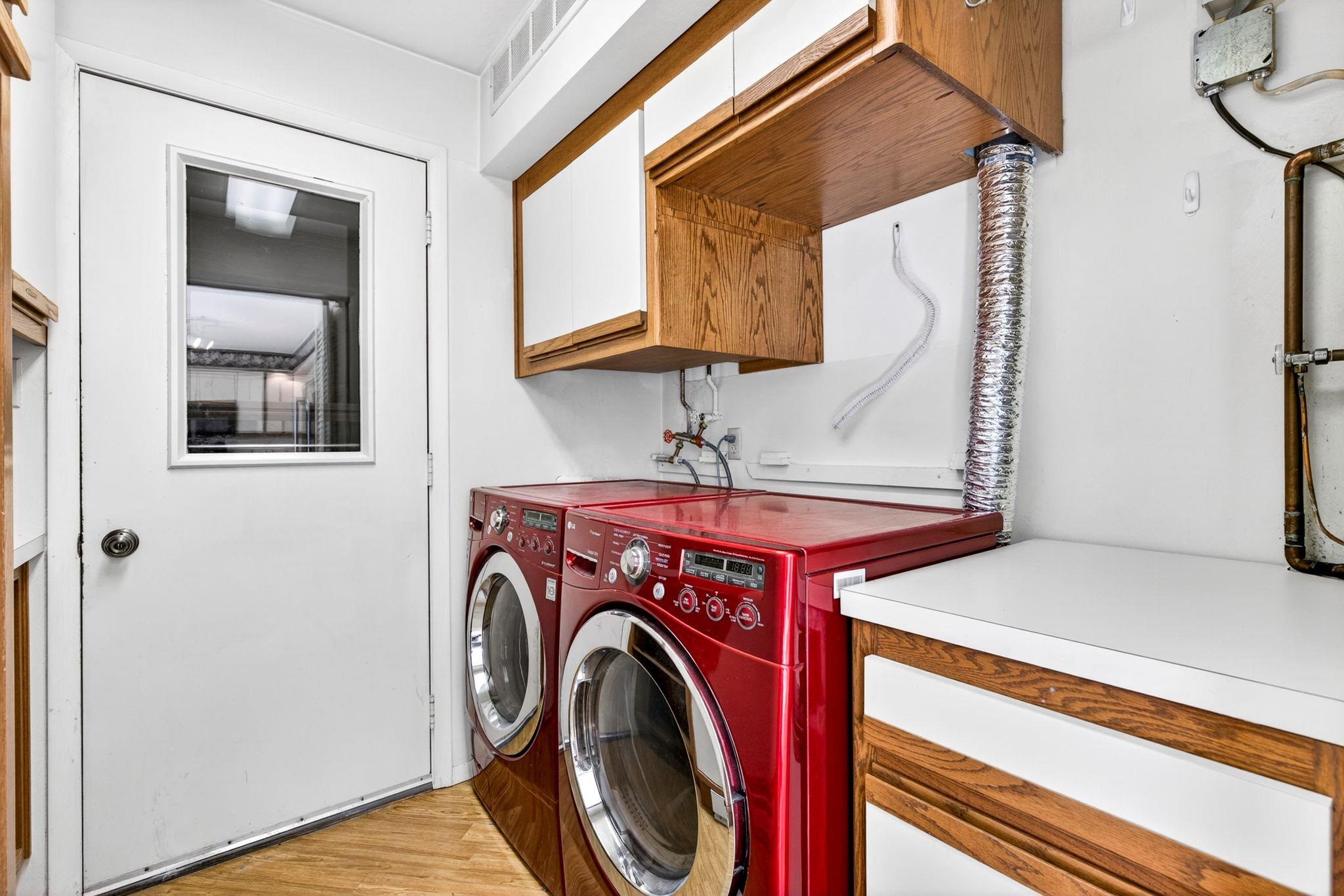 1237 W NICOLET CERCLE