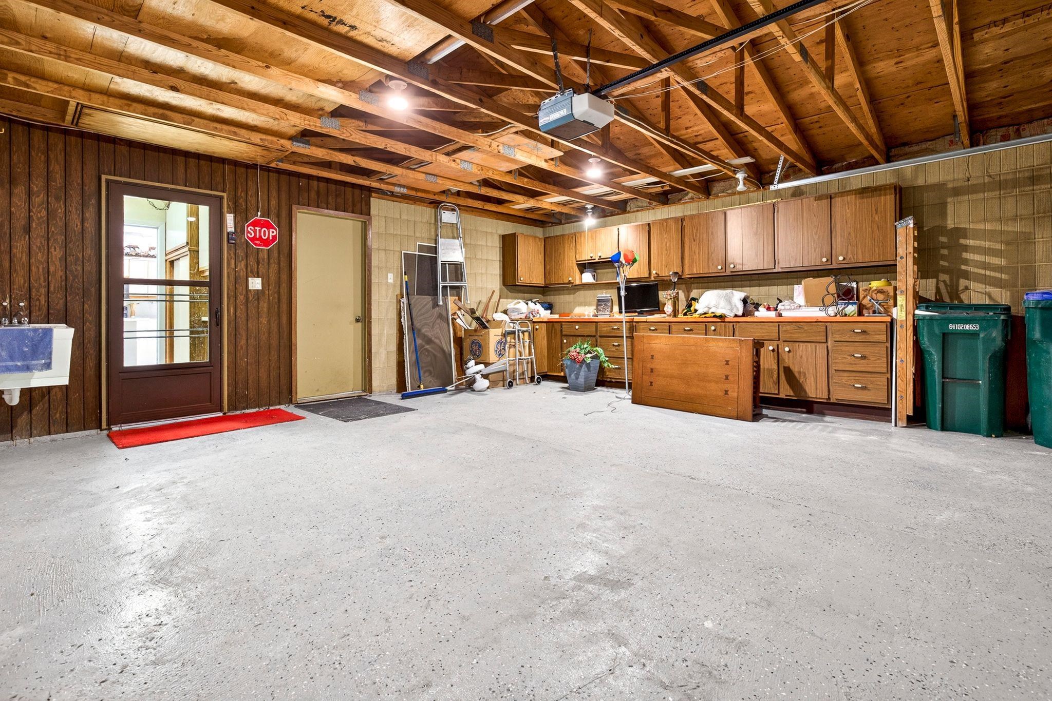 1237 W NICOLET CERCLE