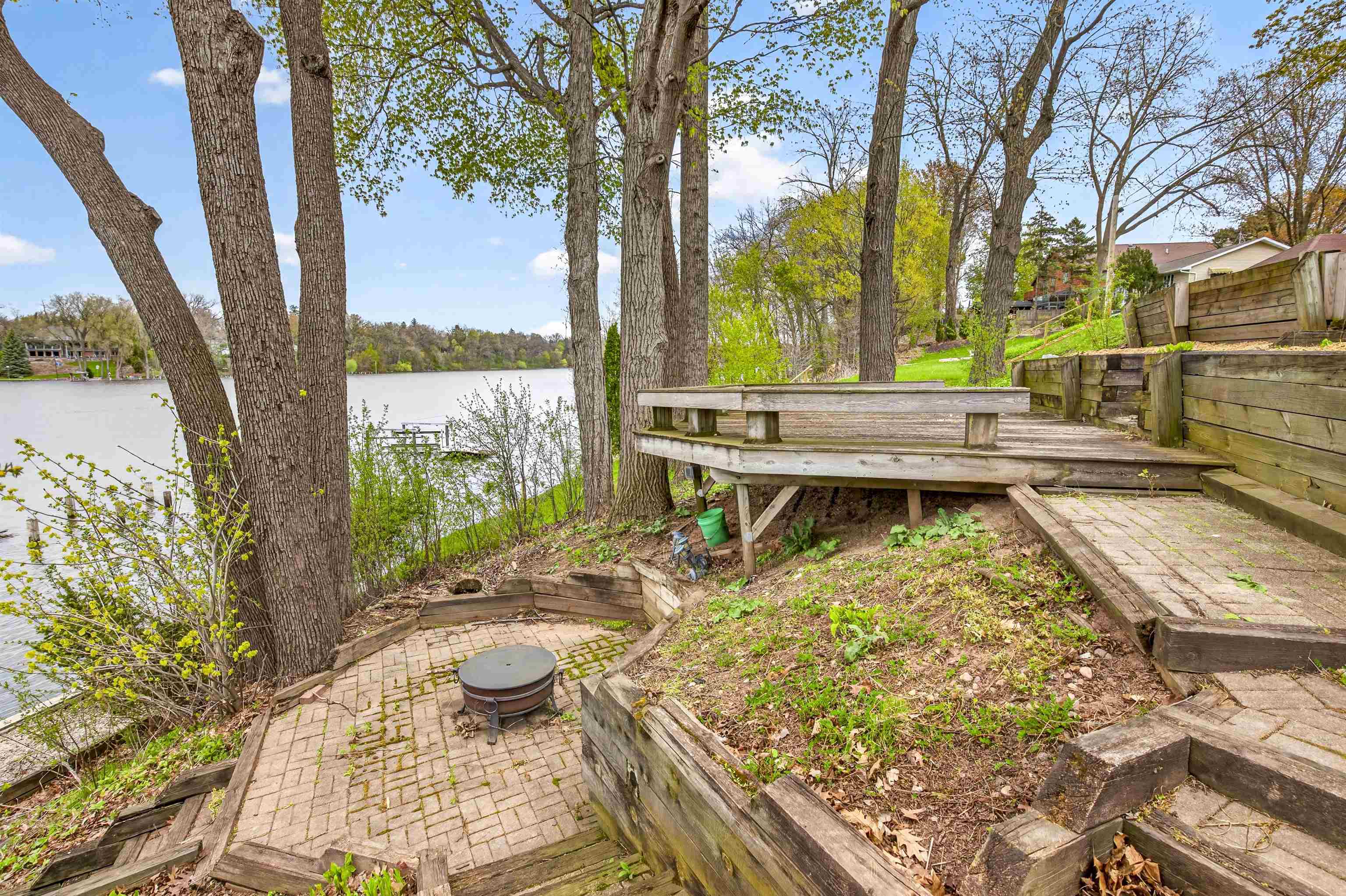 2520 W PALISADES Drive