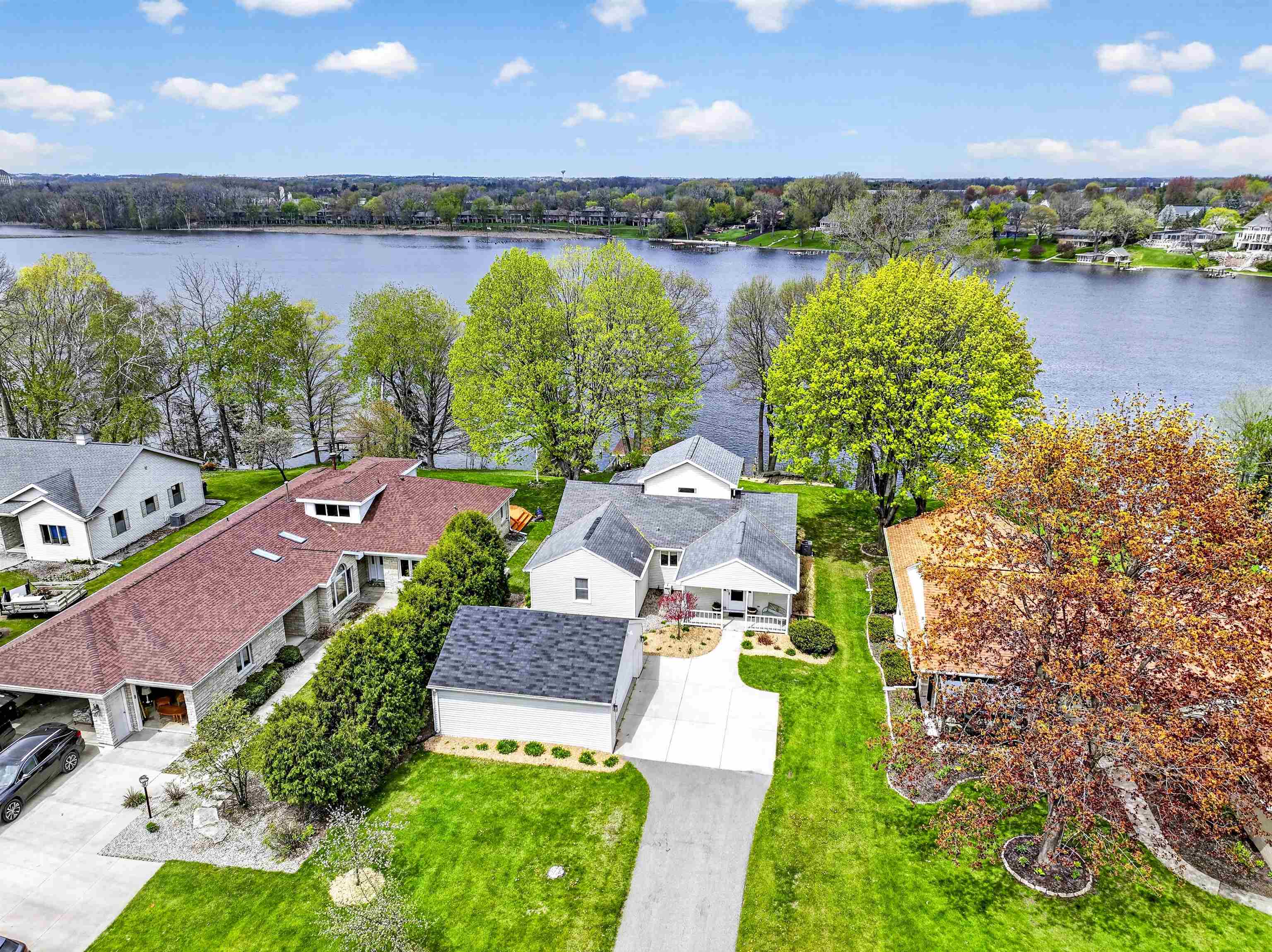 2520 W PALISADES Drive