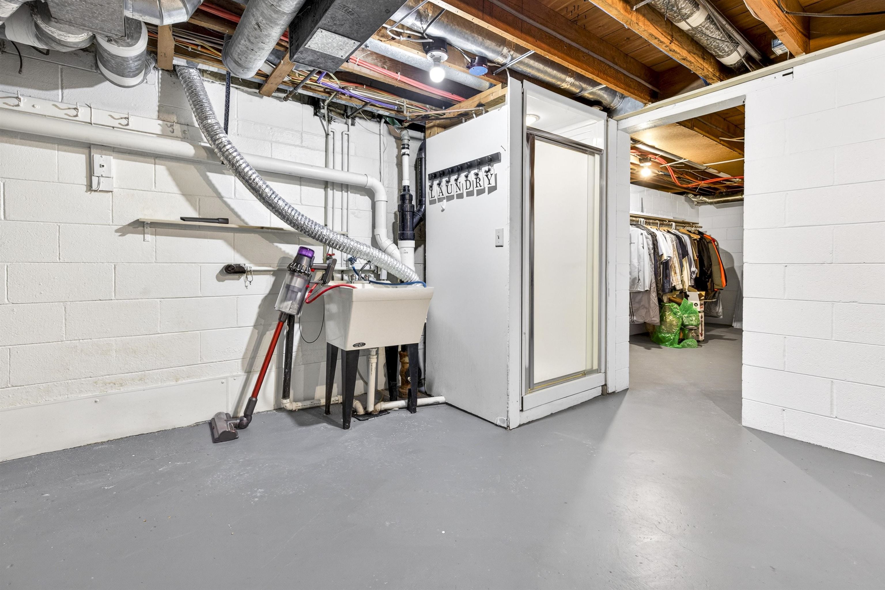 2520 W PALISADES Drive