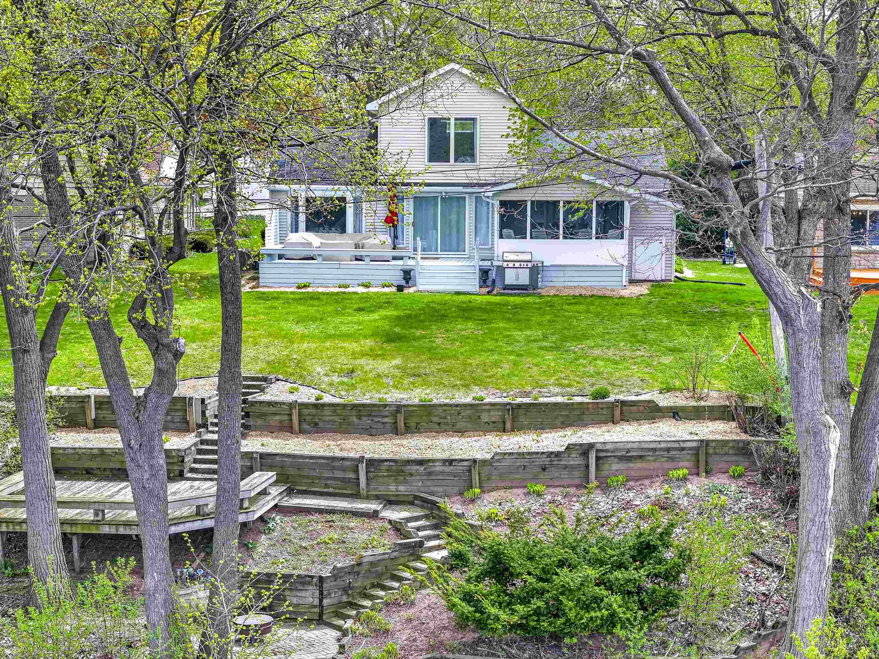 2520 W PALISADES Drive