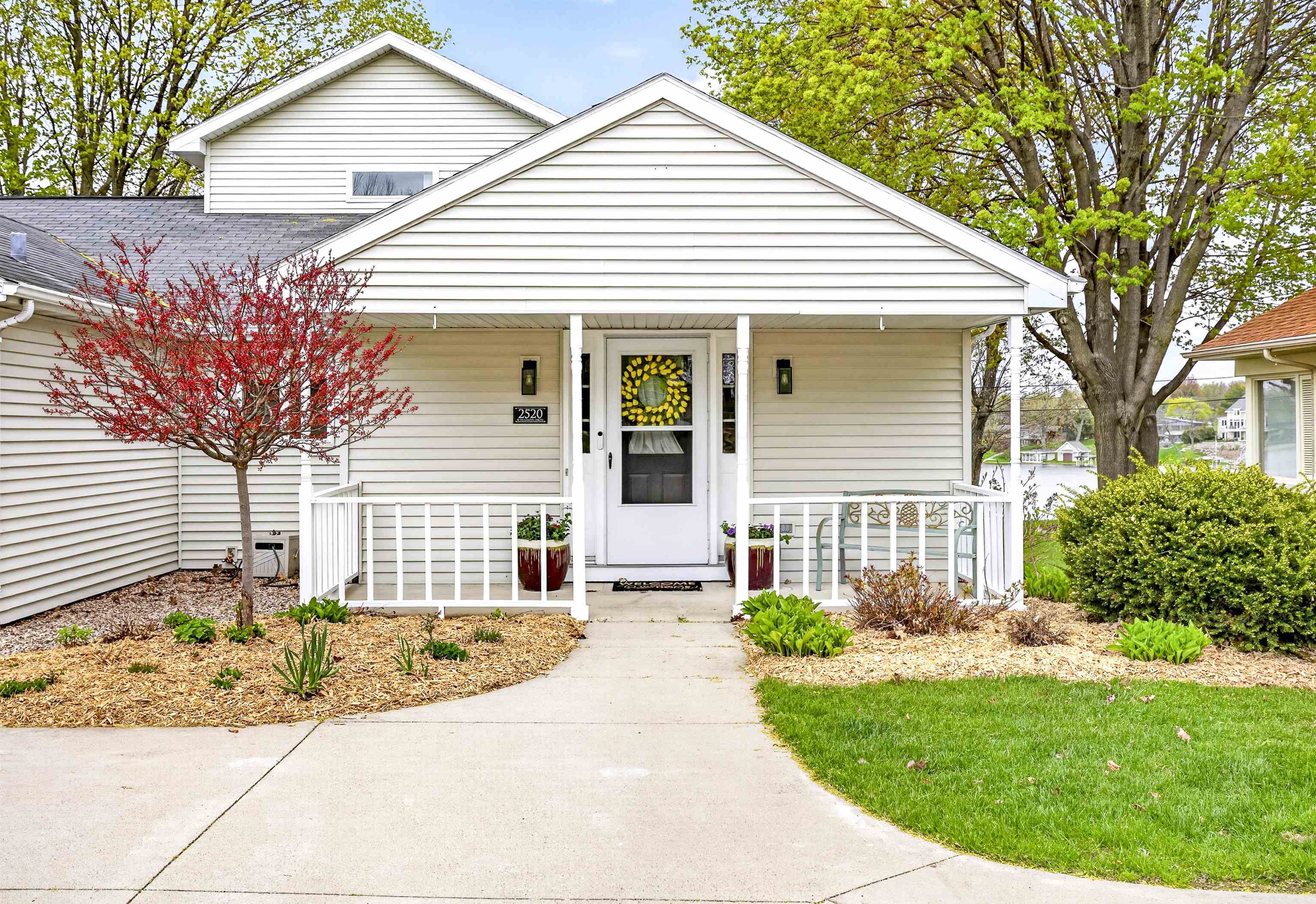 2520 W PALISADES Drive