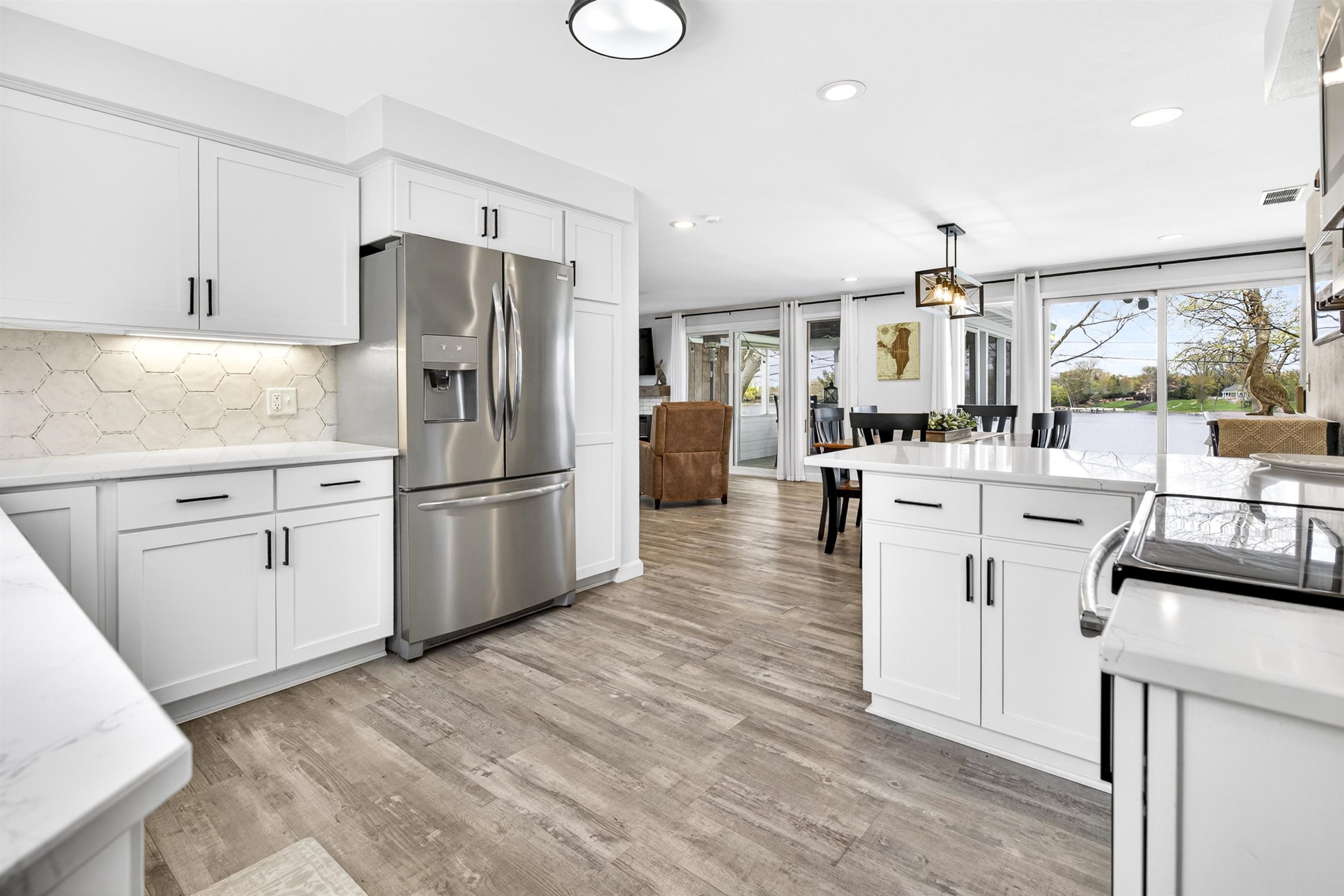 2520 W PALISADES Drive