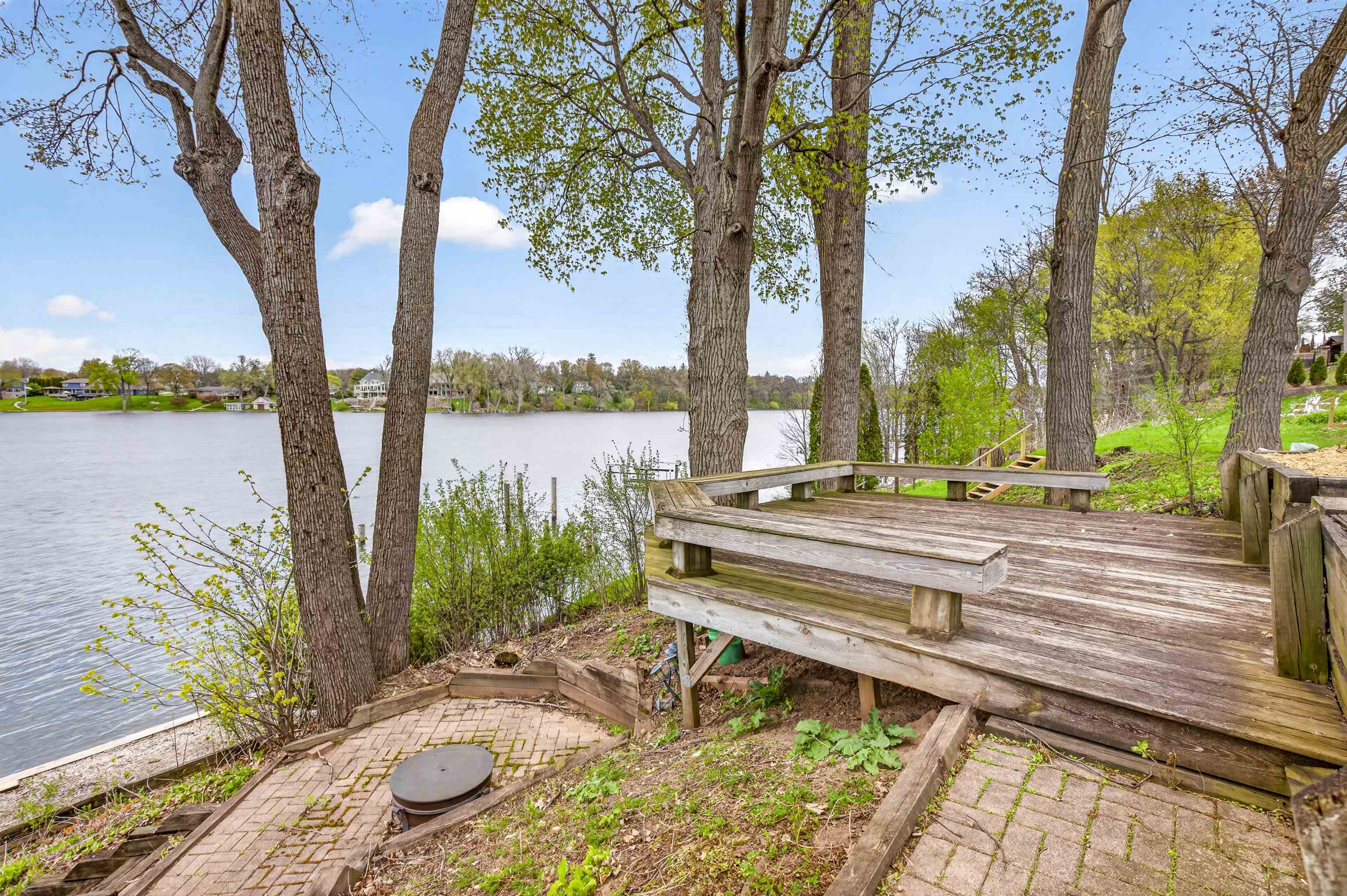 2520 W PALISADES Drive