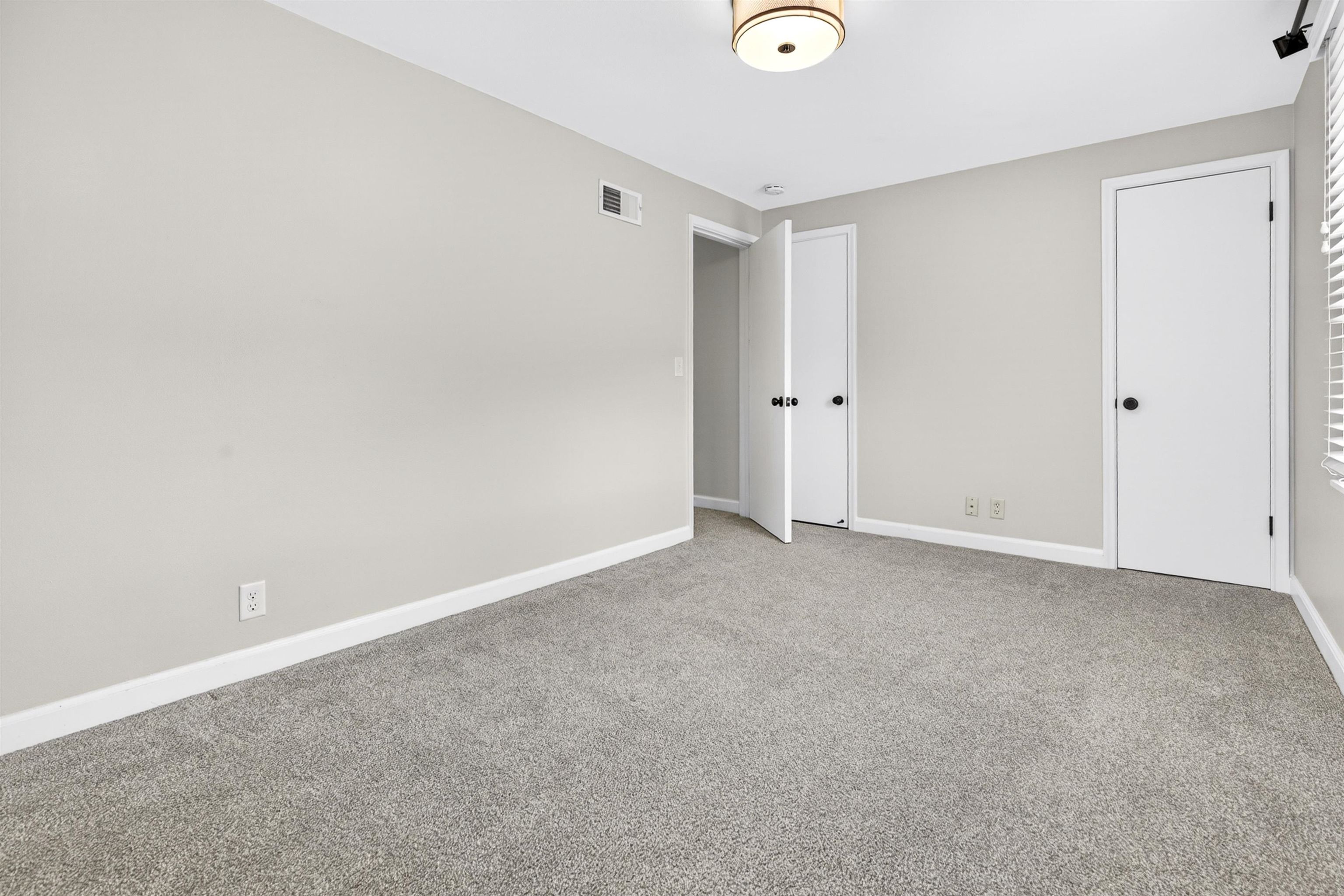 2520 W PALISADES Drive