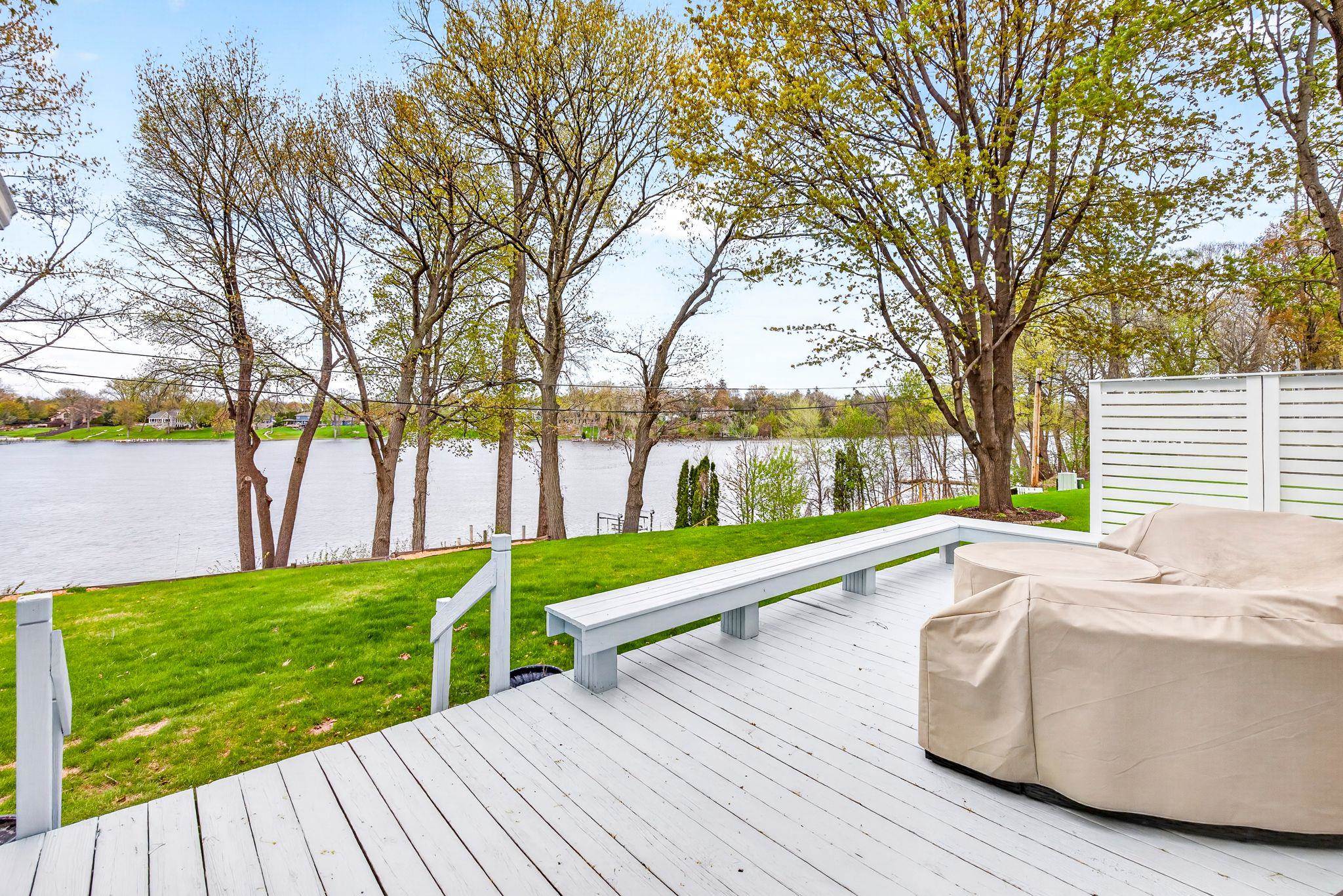2520 W PALISADES Drive