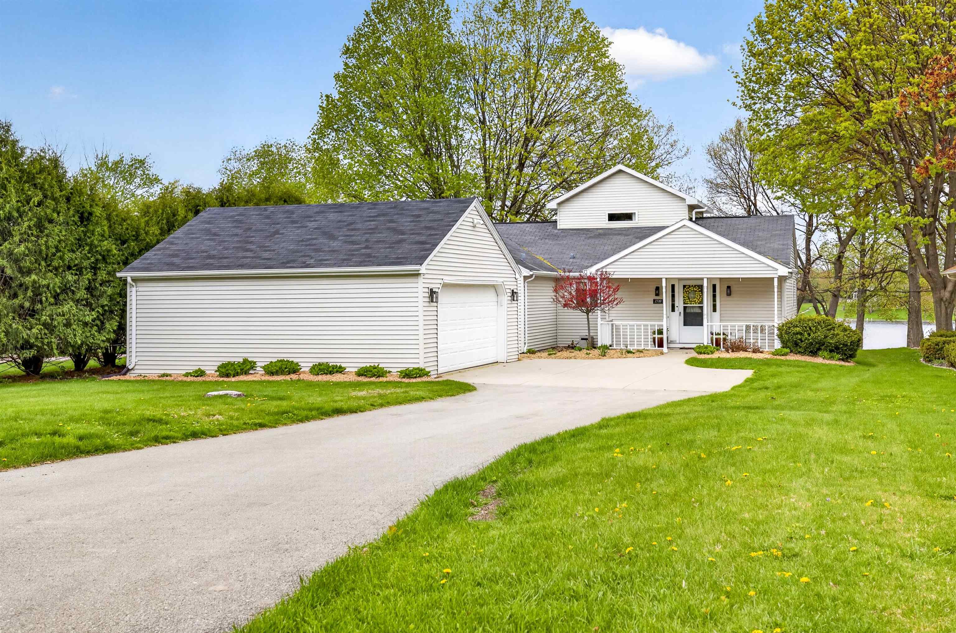 2520 W PALISADES Drive