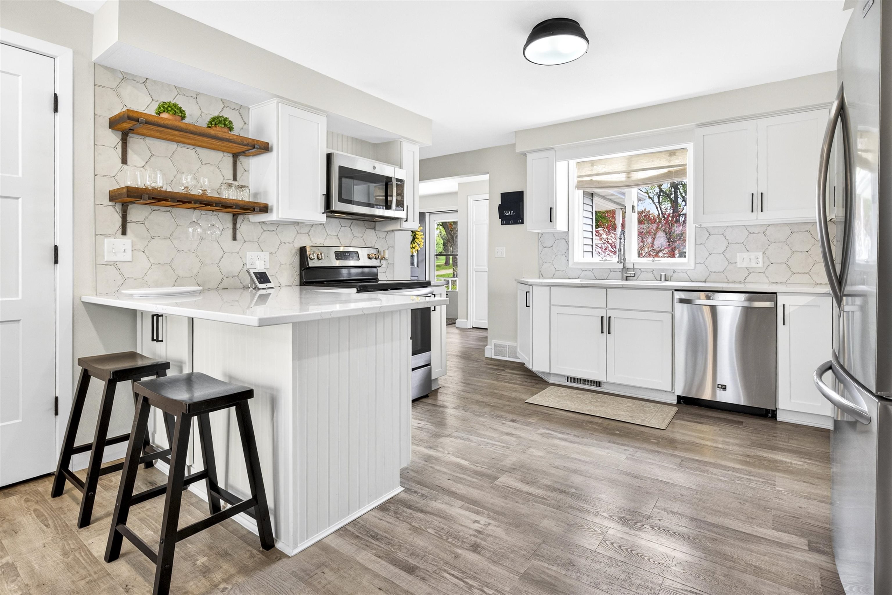 2520 W PALISADES Drive