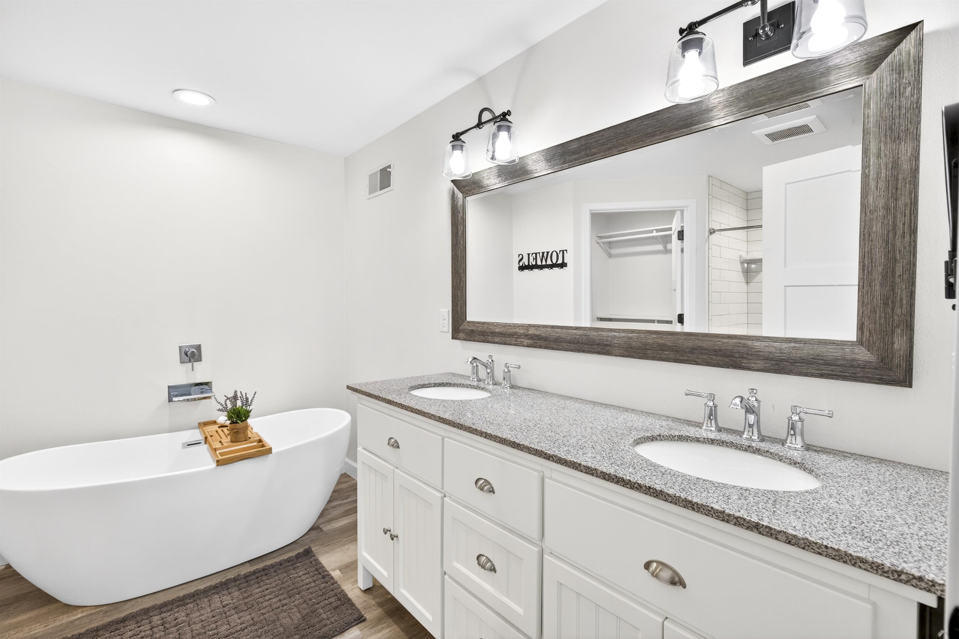 2520 W PALISADES Drive