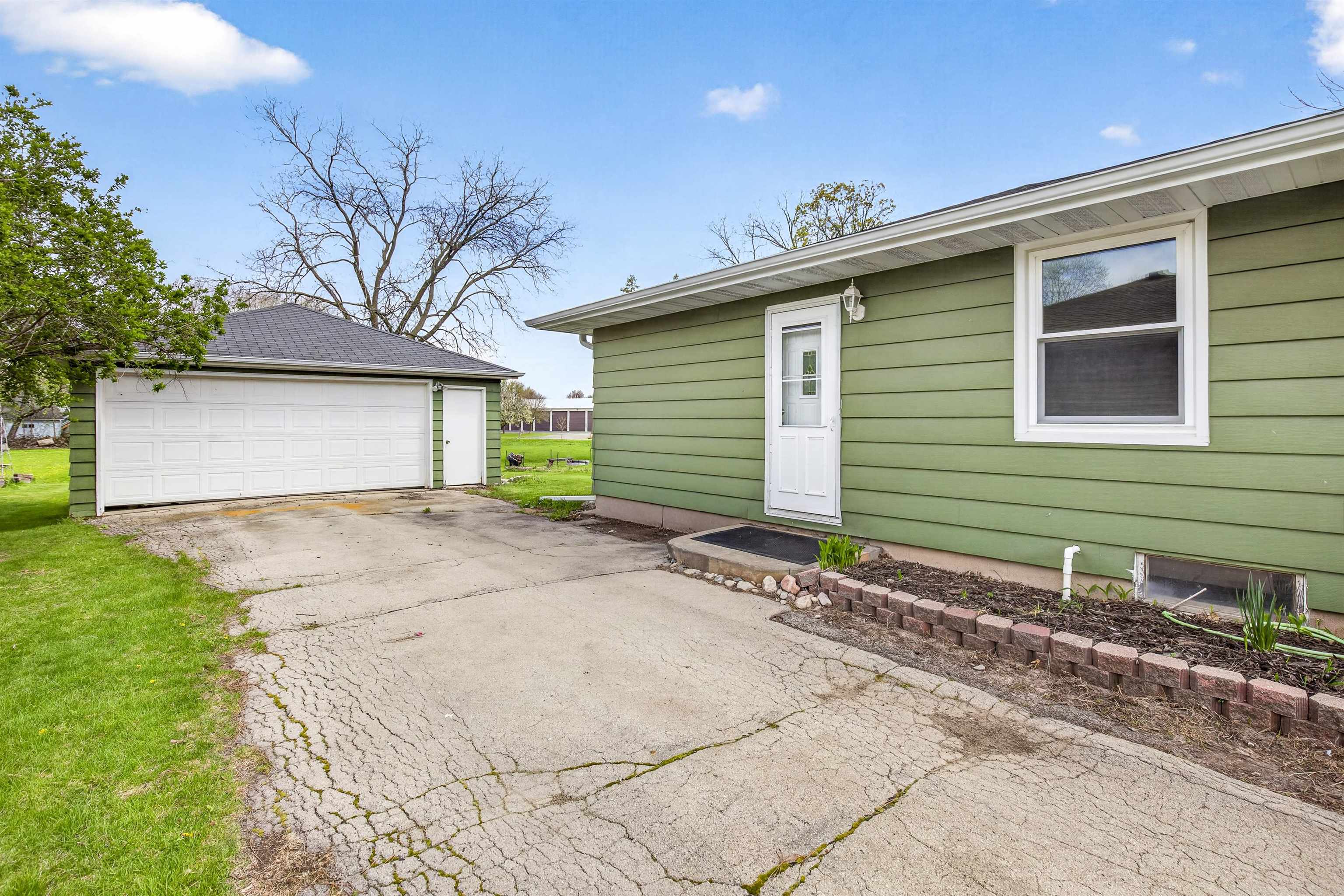 946 4TH Street