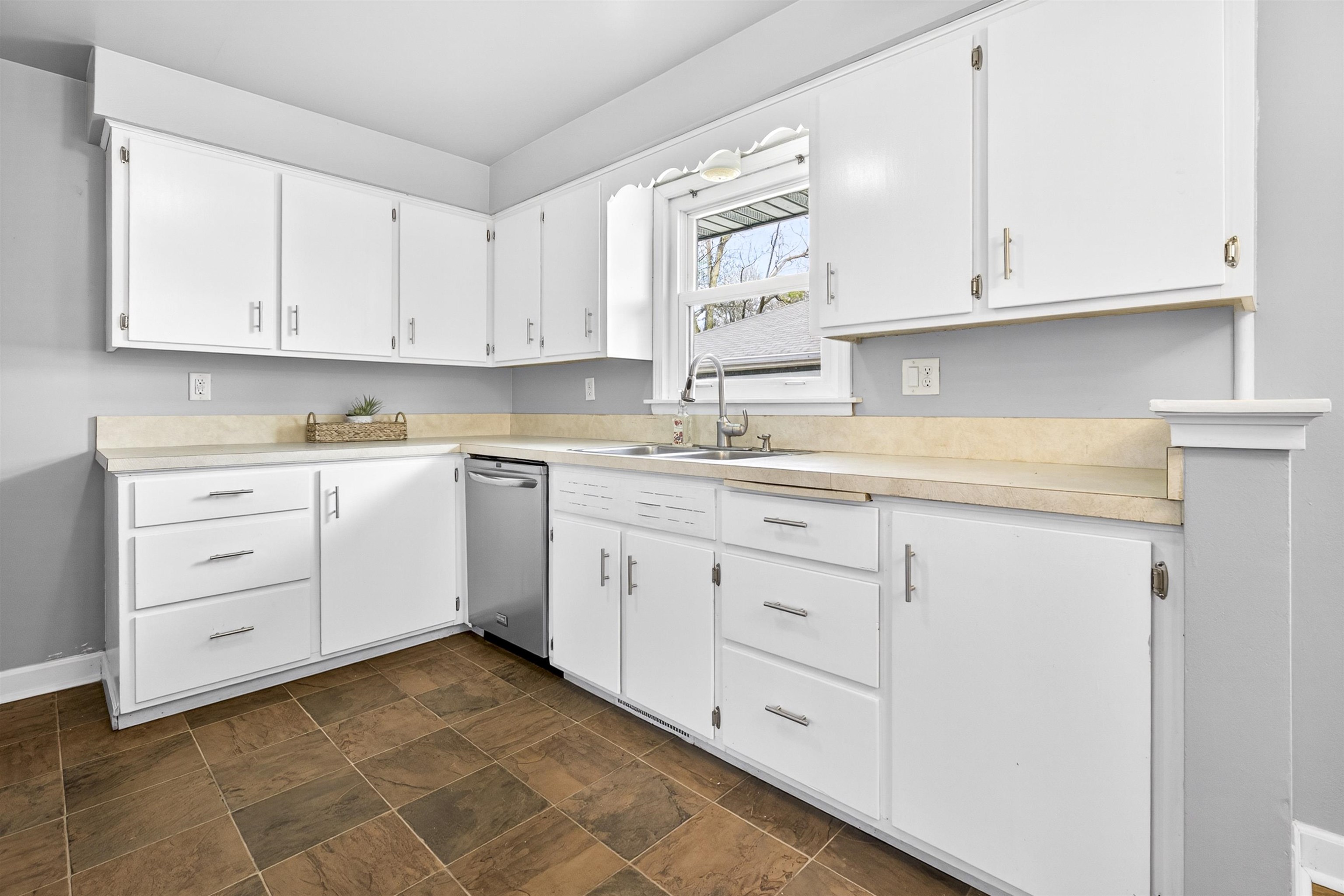 946 4TH Street