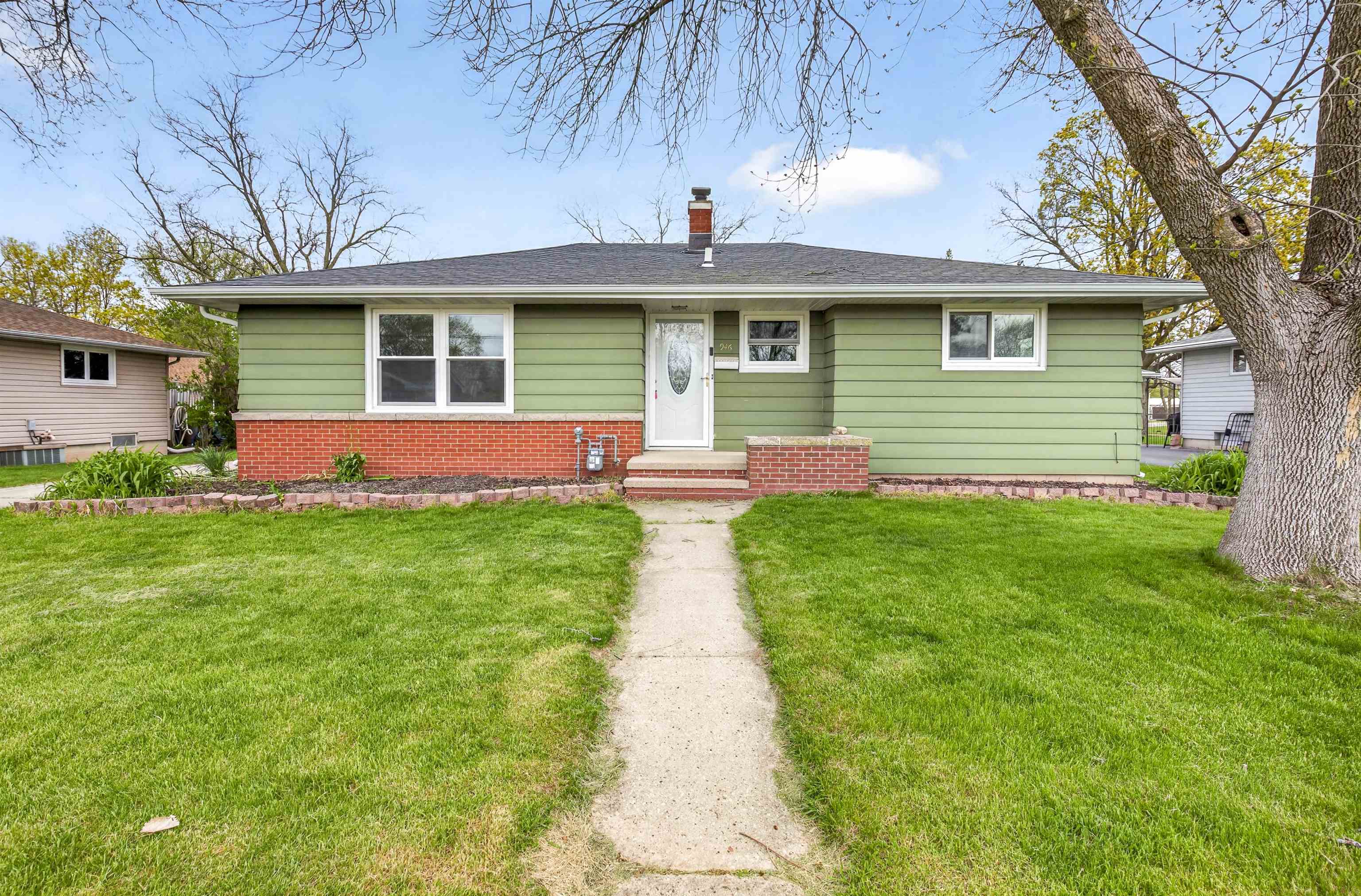946 4TH Street