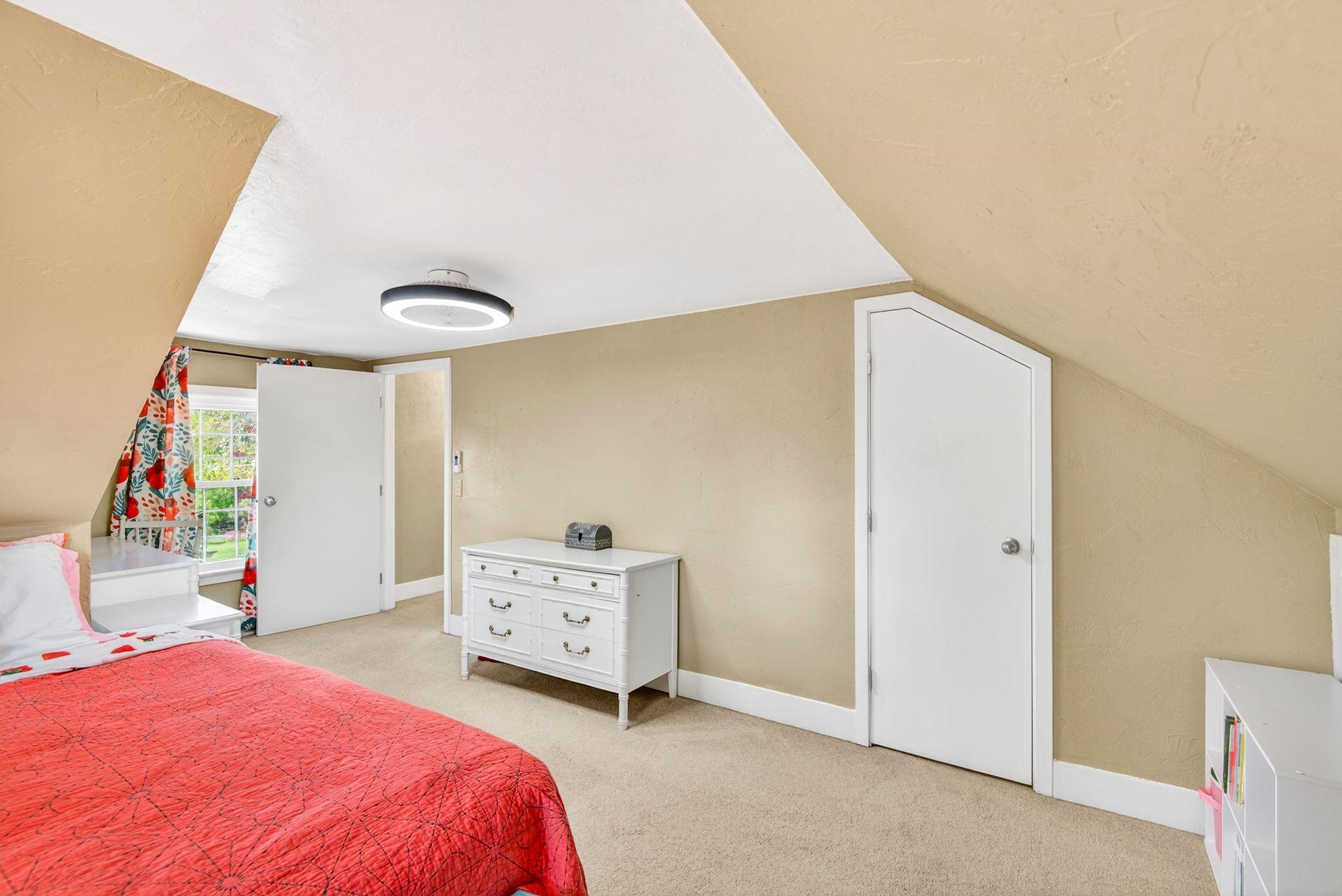 2425 BARBARA Avenue