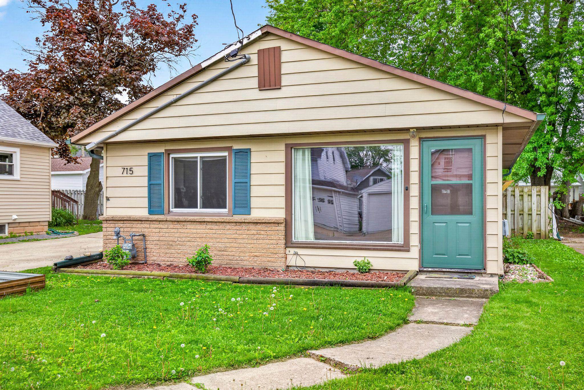 715 DIVISION Street