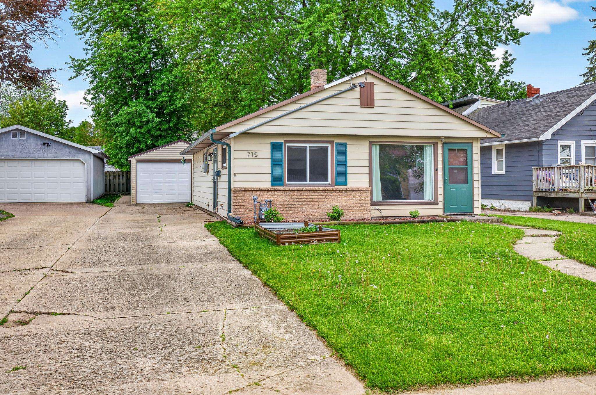 715 DIVISION Street