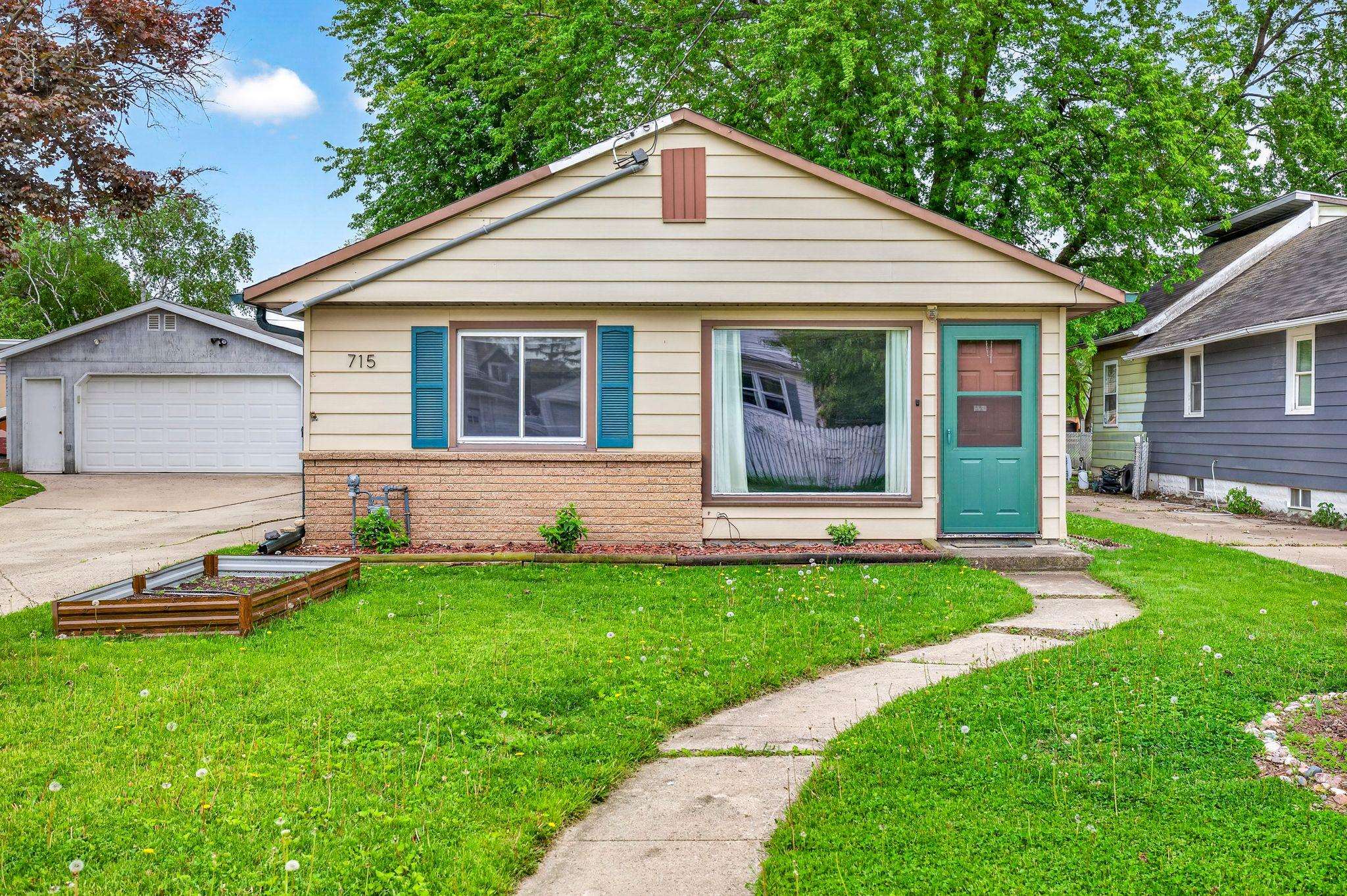 715 DIVISION Street