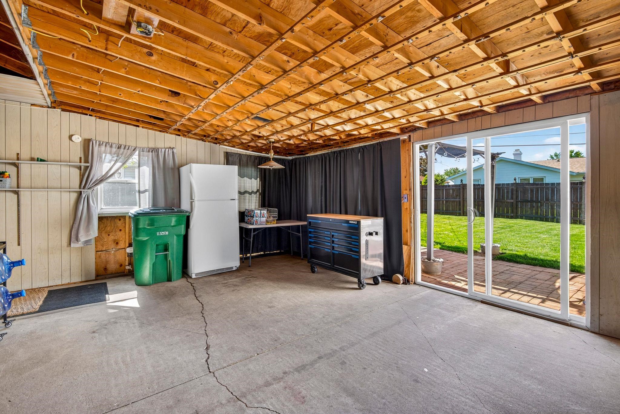 1438 W KIMBERLY Avenue