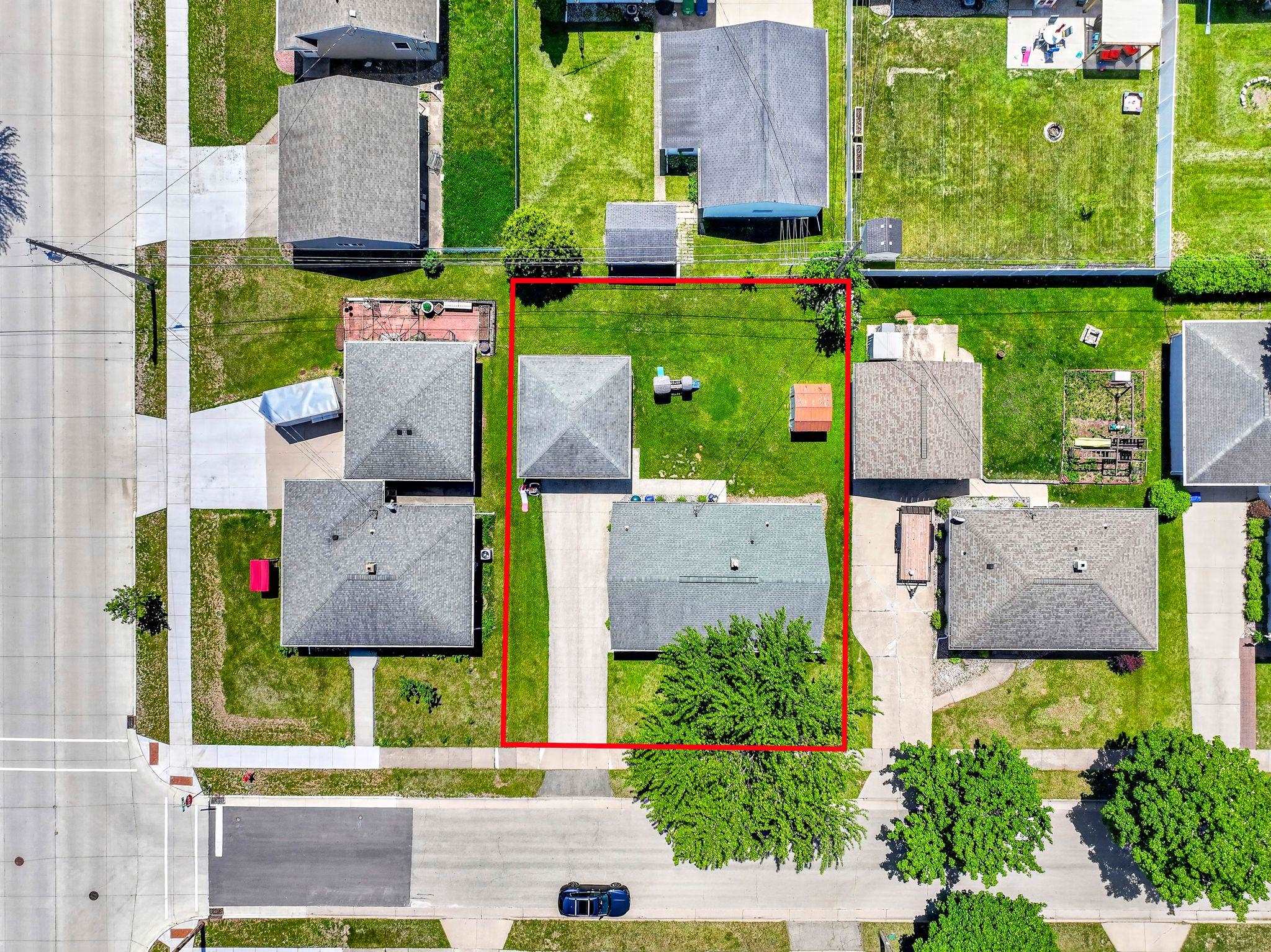 443 WOODLAWN Court