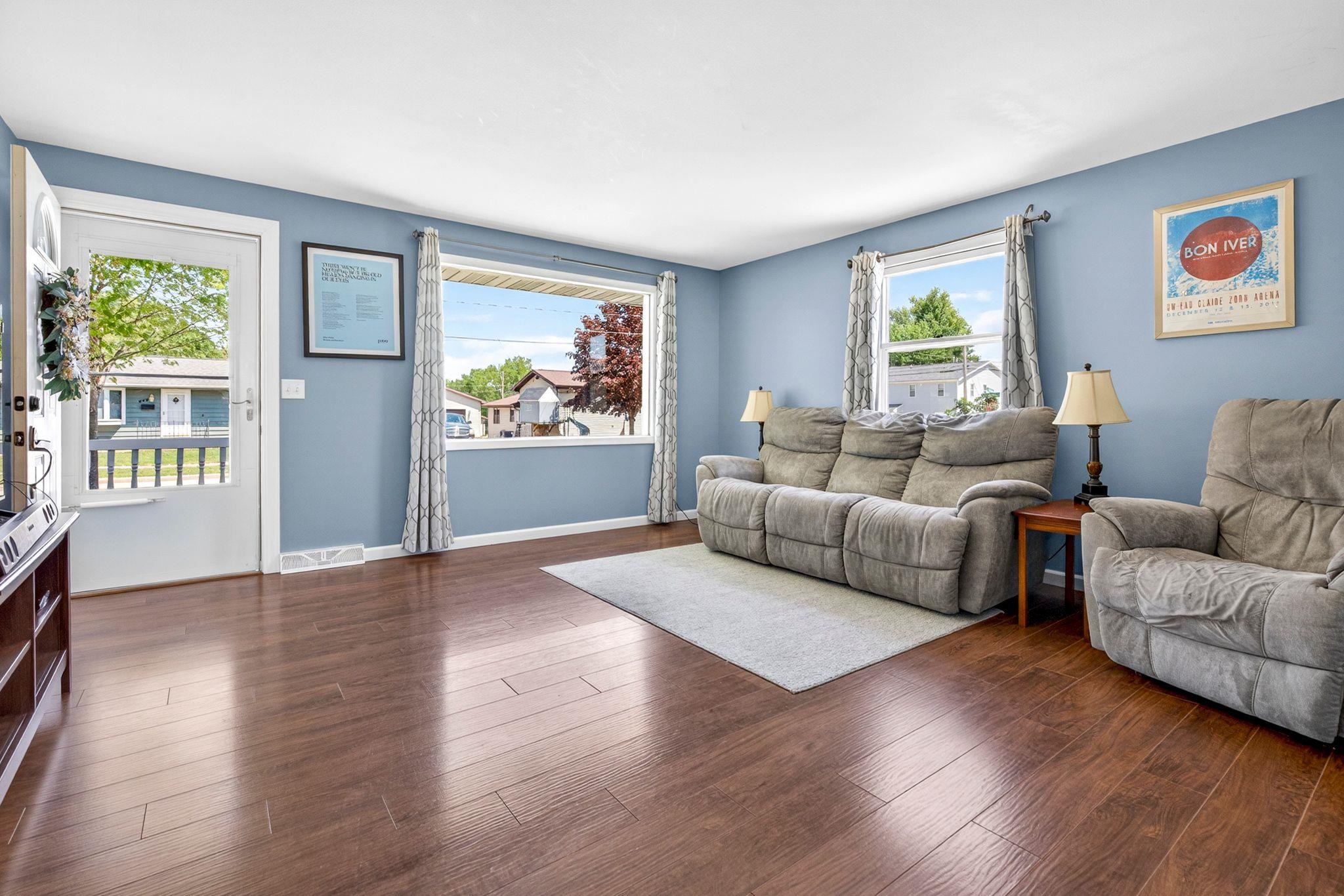 443 WOODLAWN Court