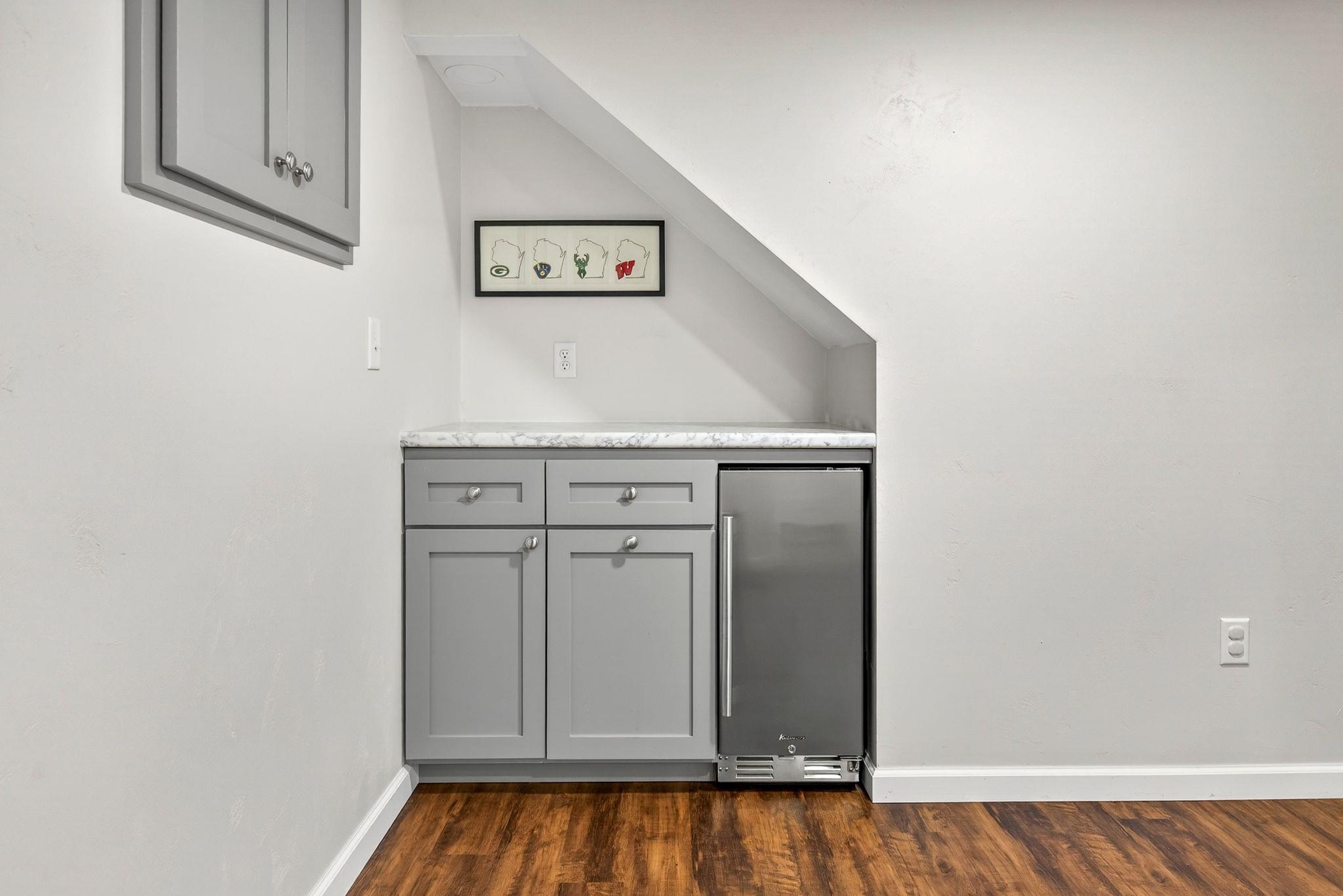443 WOODLAWN Court