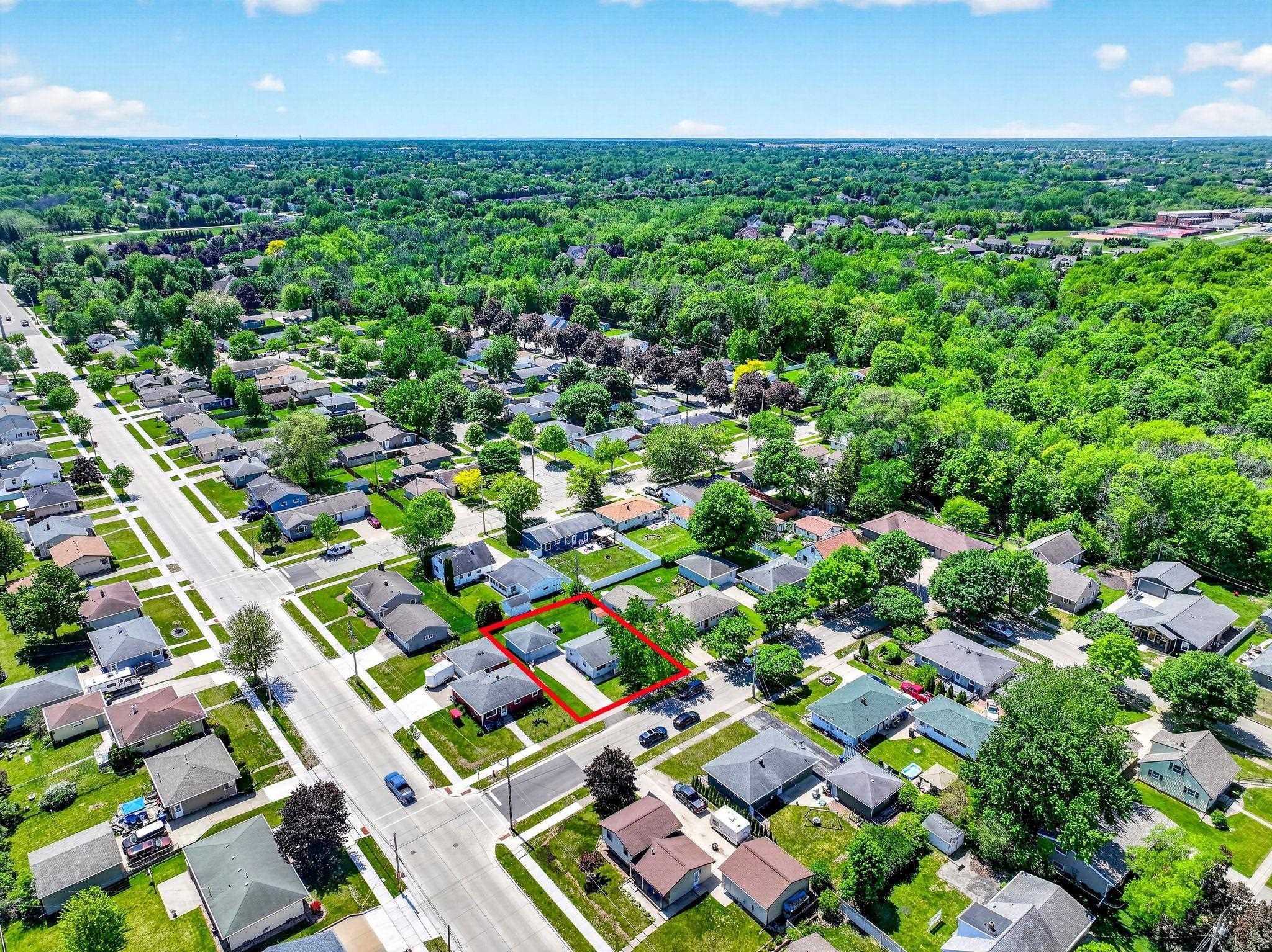 443 WOODLAWN Court