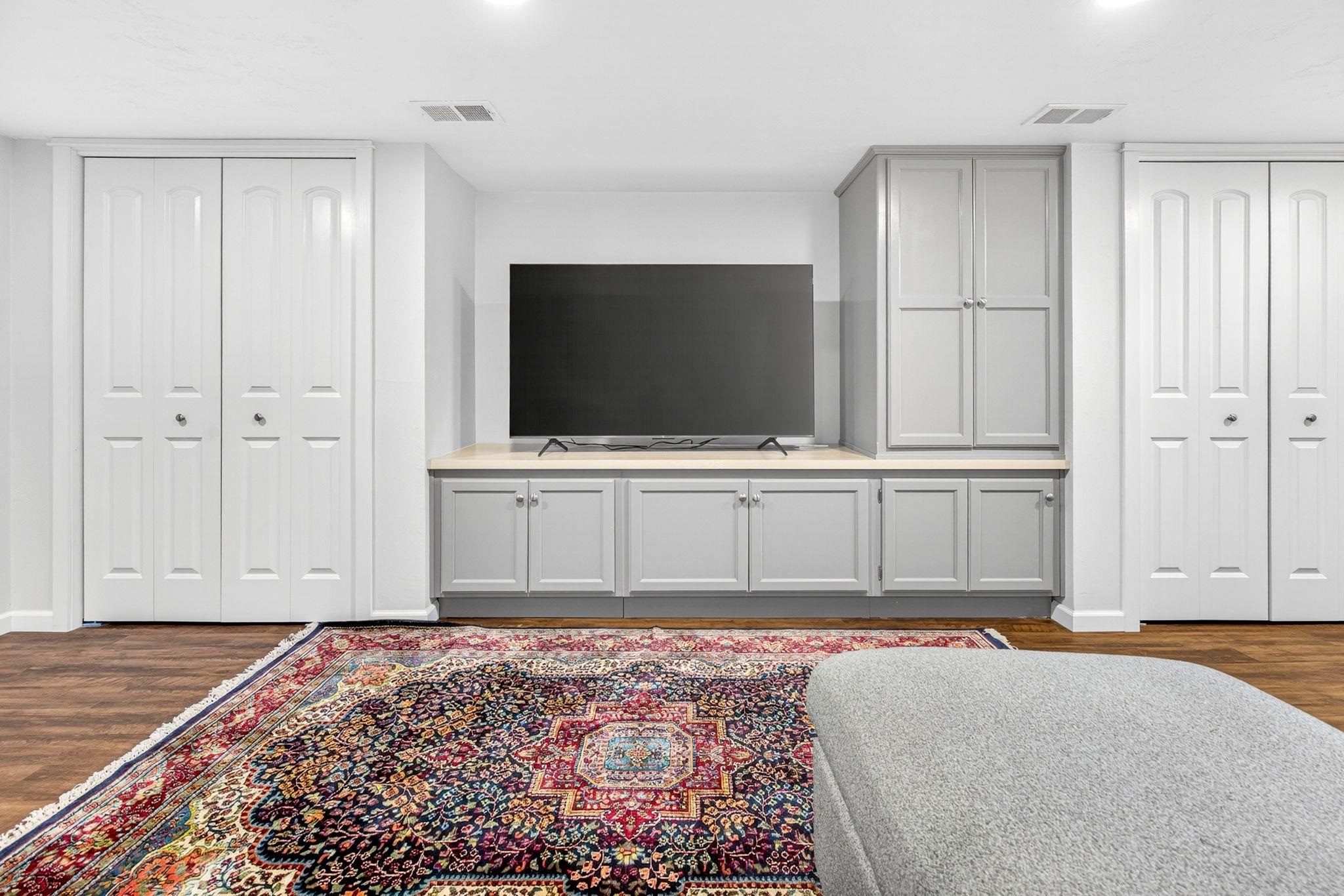 443 WOODLAWN Court