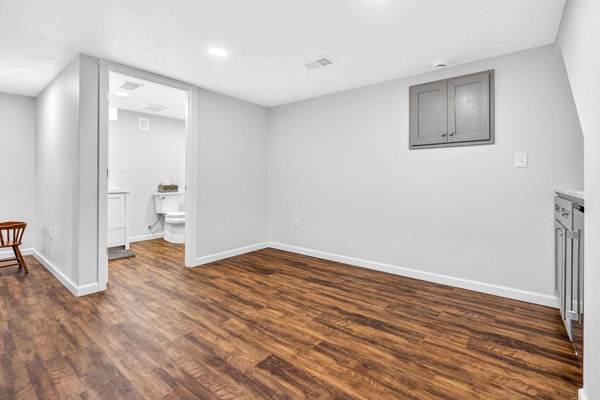 443 WOODLAWN Court