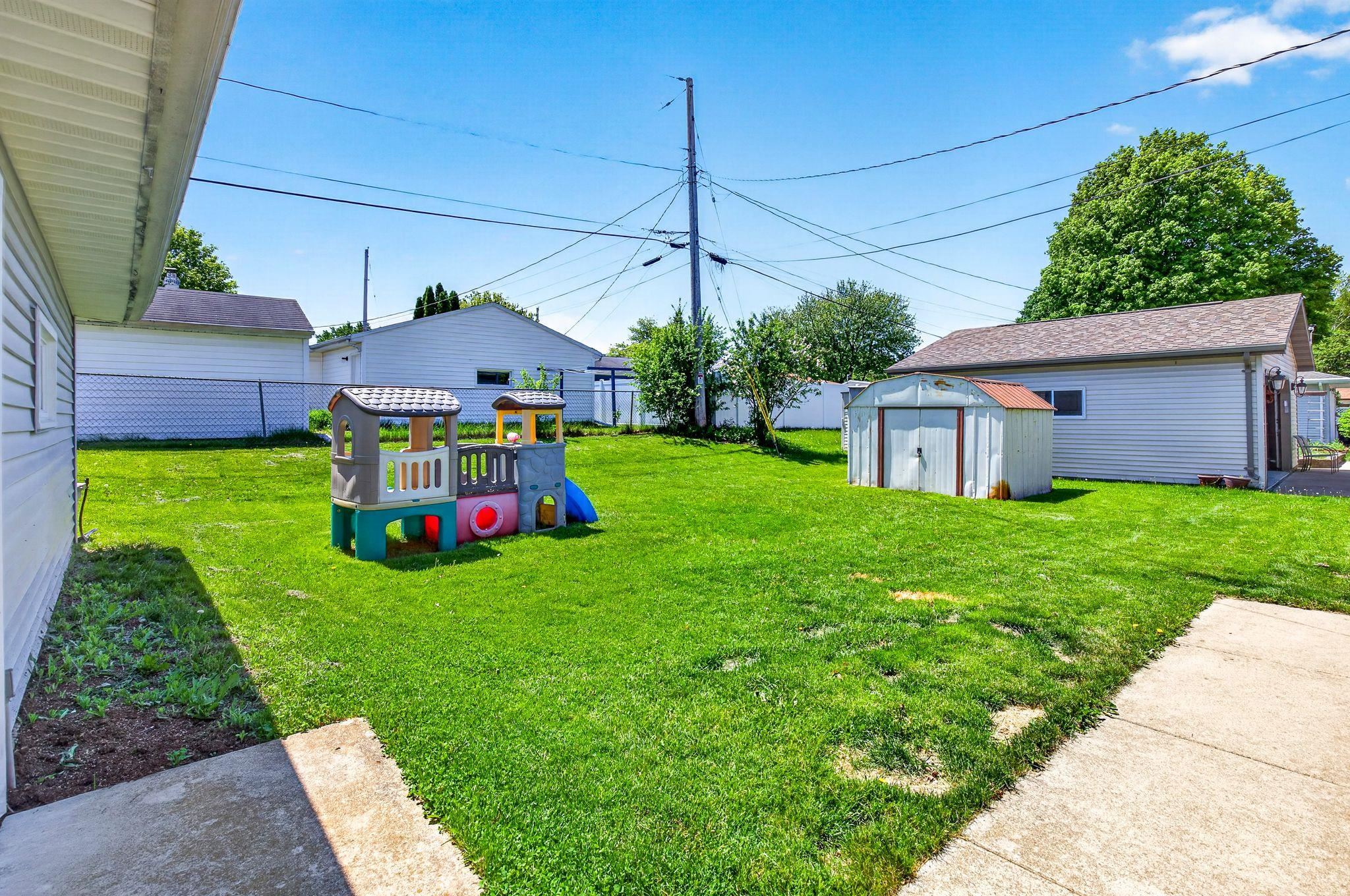 443 WOODLAWN Court
