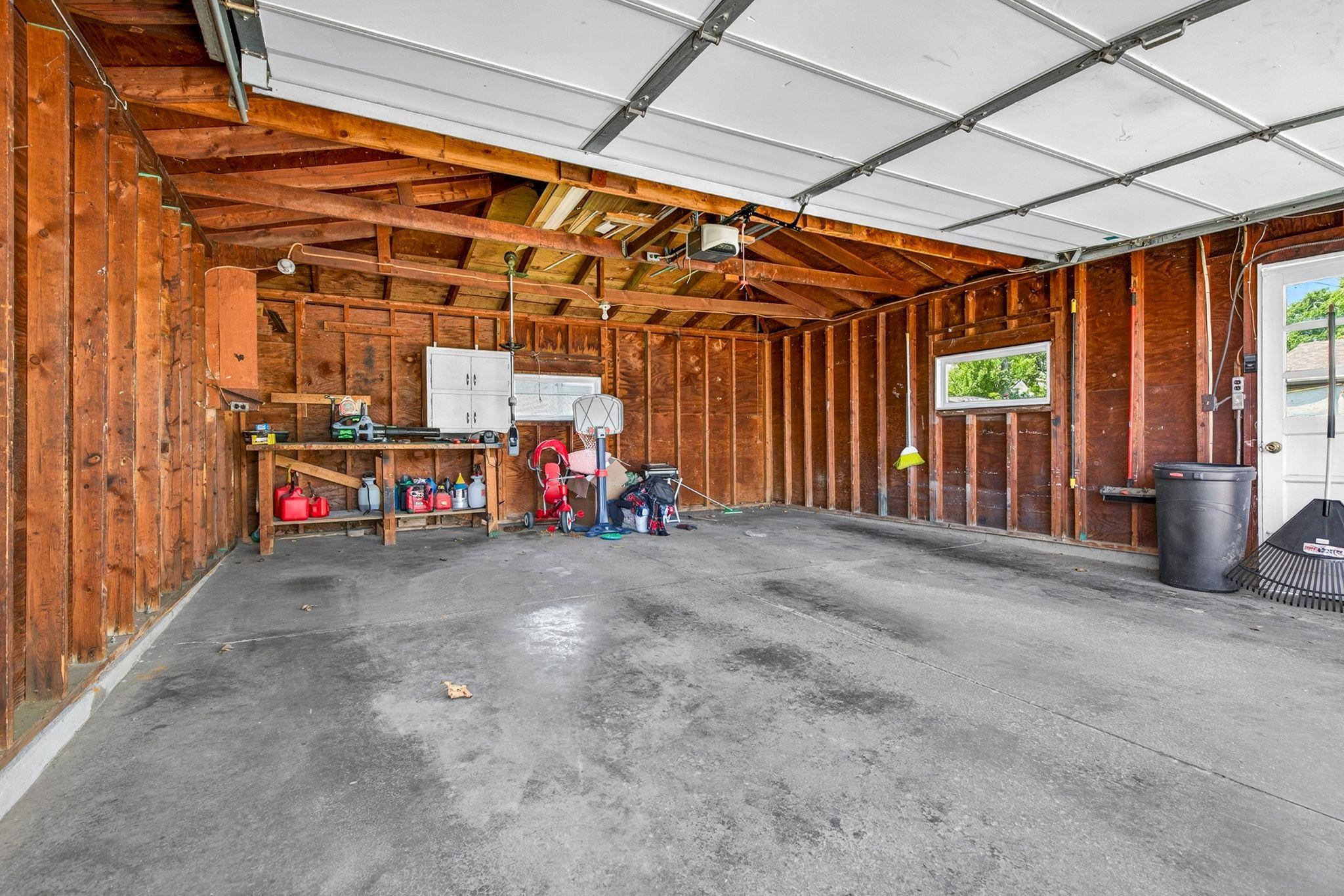 443 WOODLAWN Court
