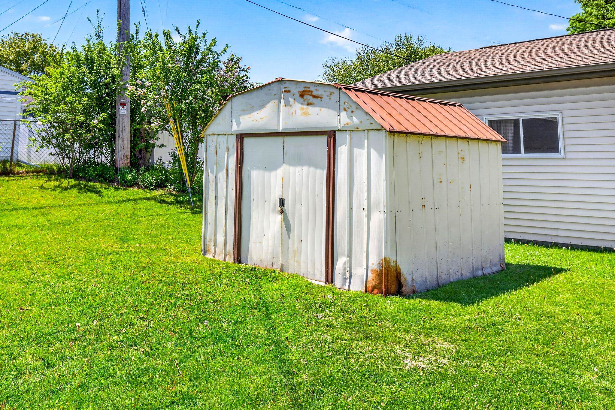 443 WOODLAWN Court