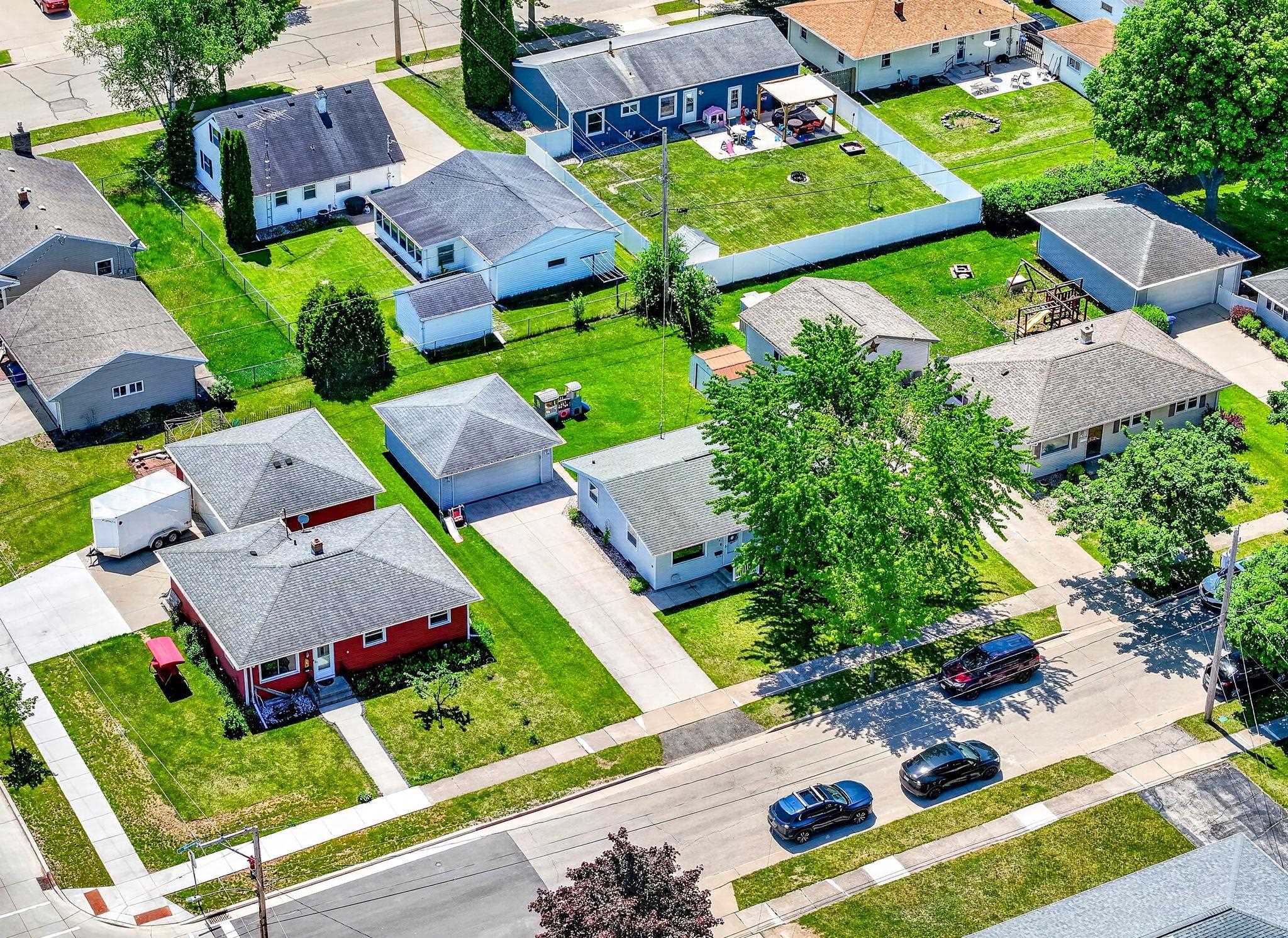 443 WOODLAWN Court