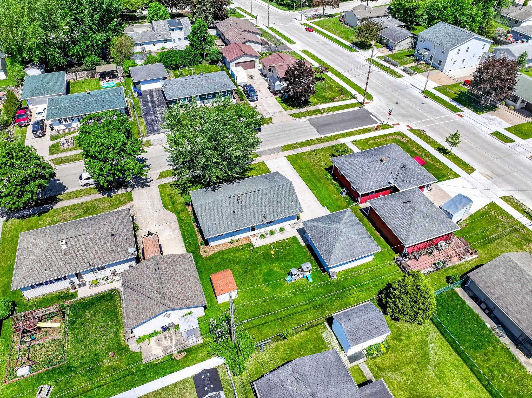 443 WOODLAWN Court
