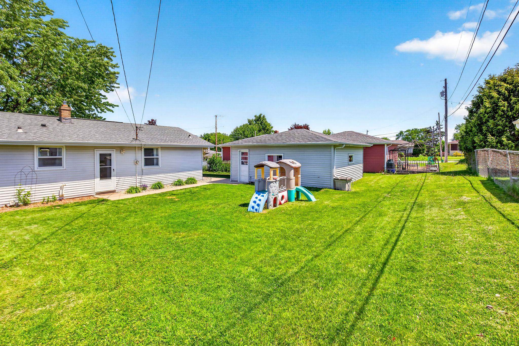 443 WOODLAWN Court