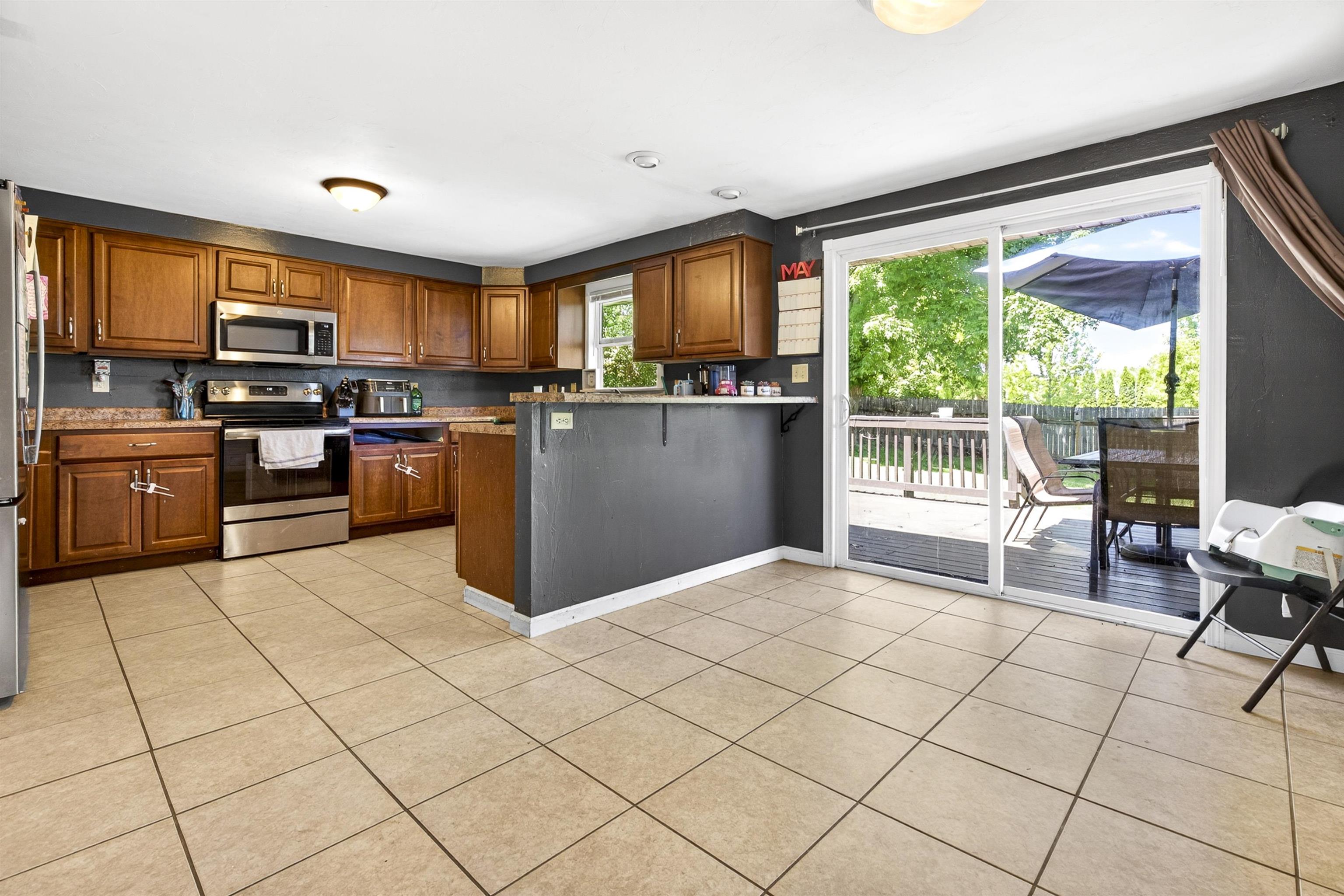 3006 E GLENDALE Avenue