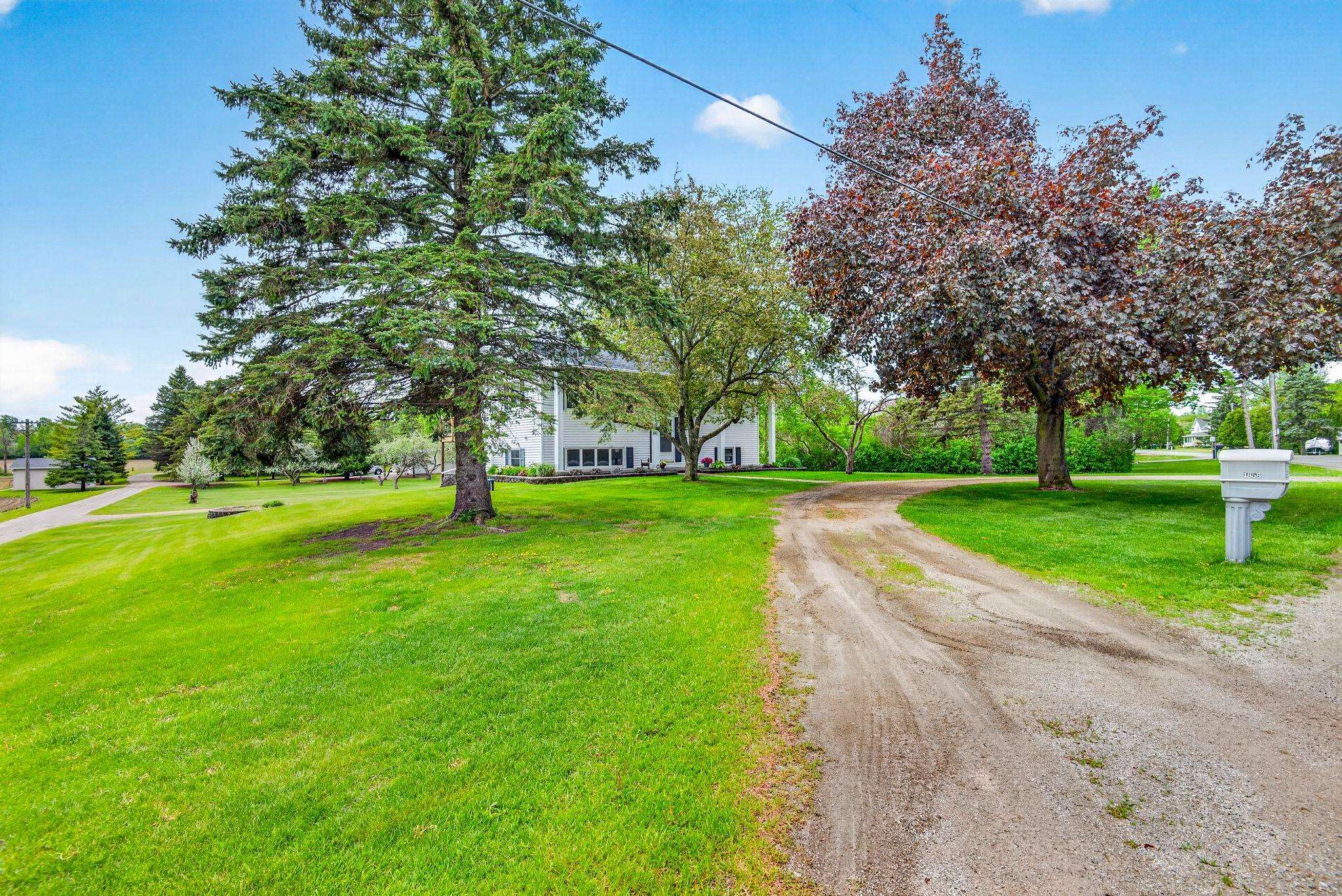 1858 OAKRIDGE Road
