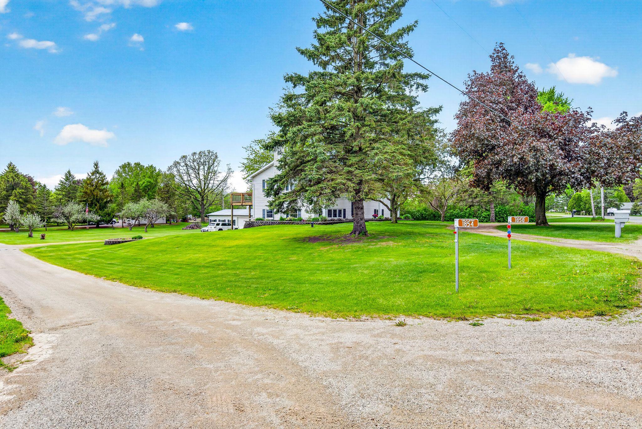 1858 OAKRIDGE Road