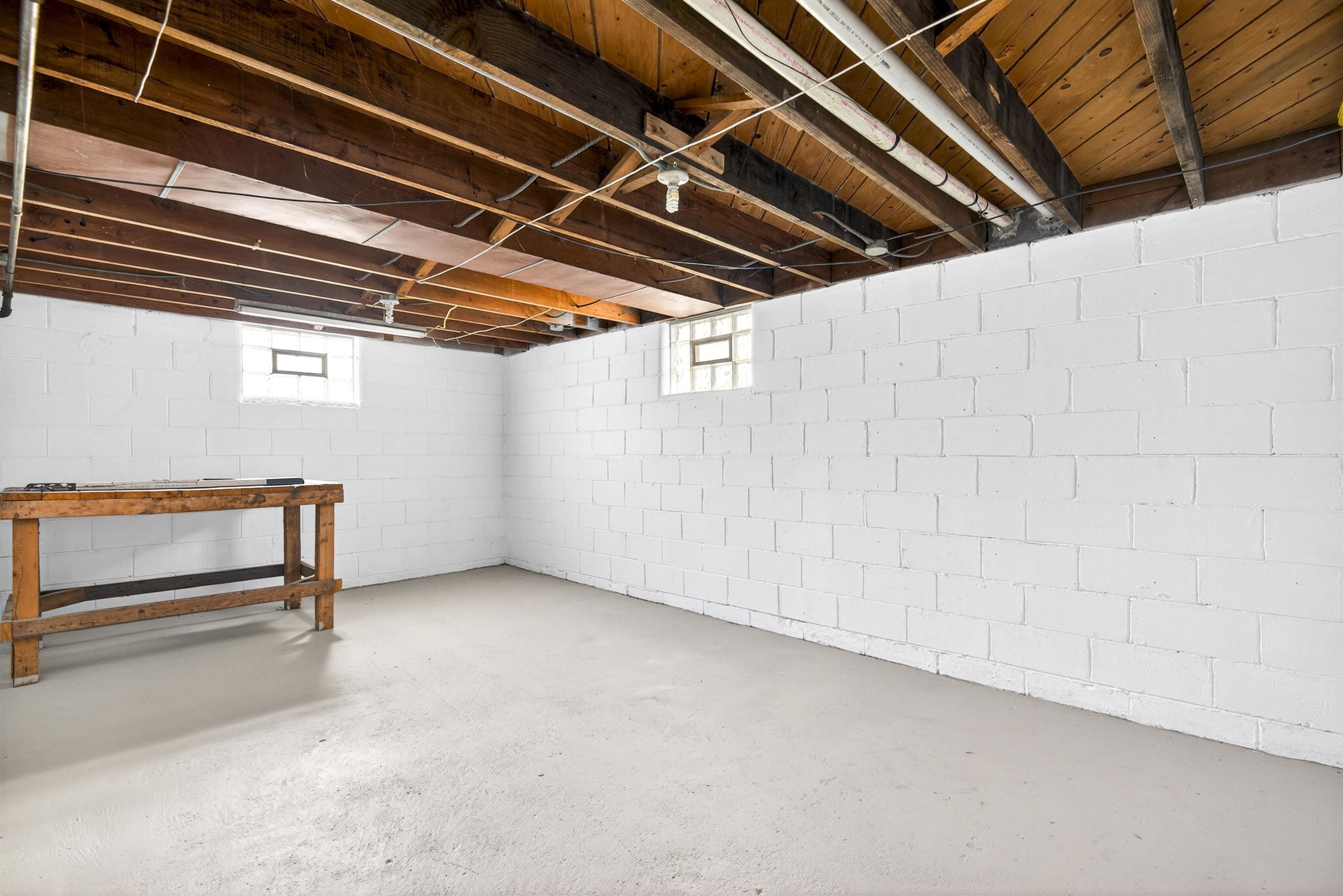 801 W SCOTT Street
