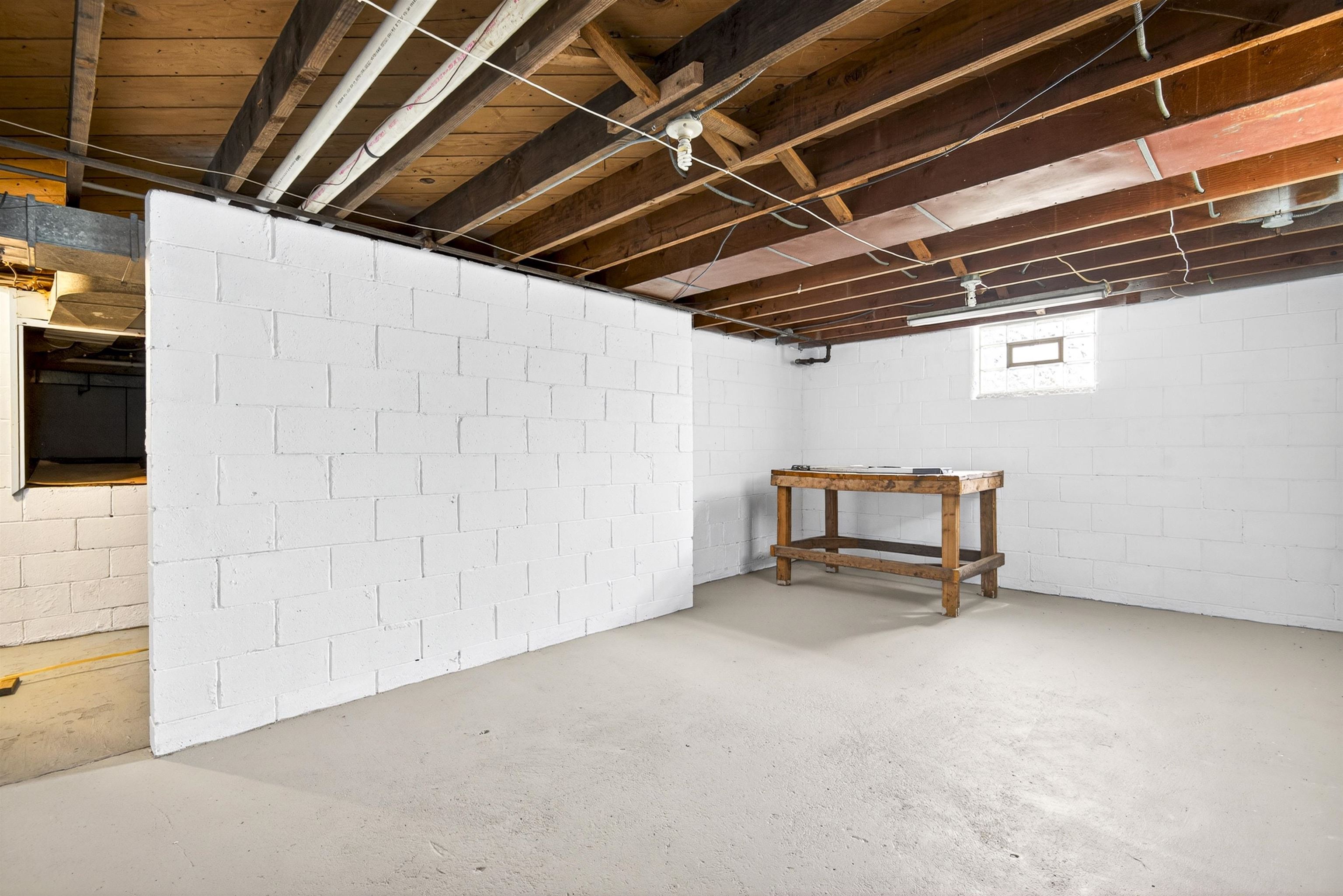801 W SCOTT Street