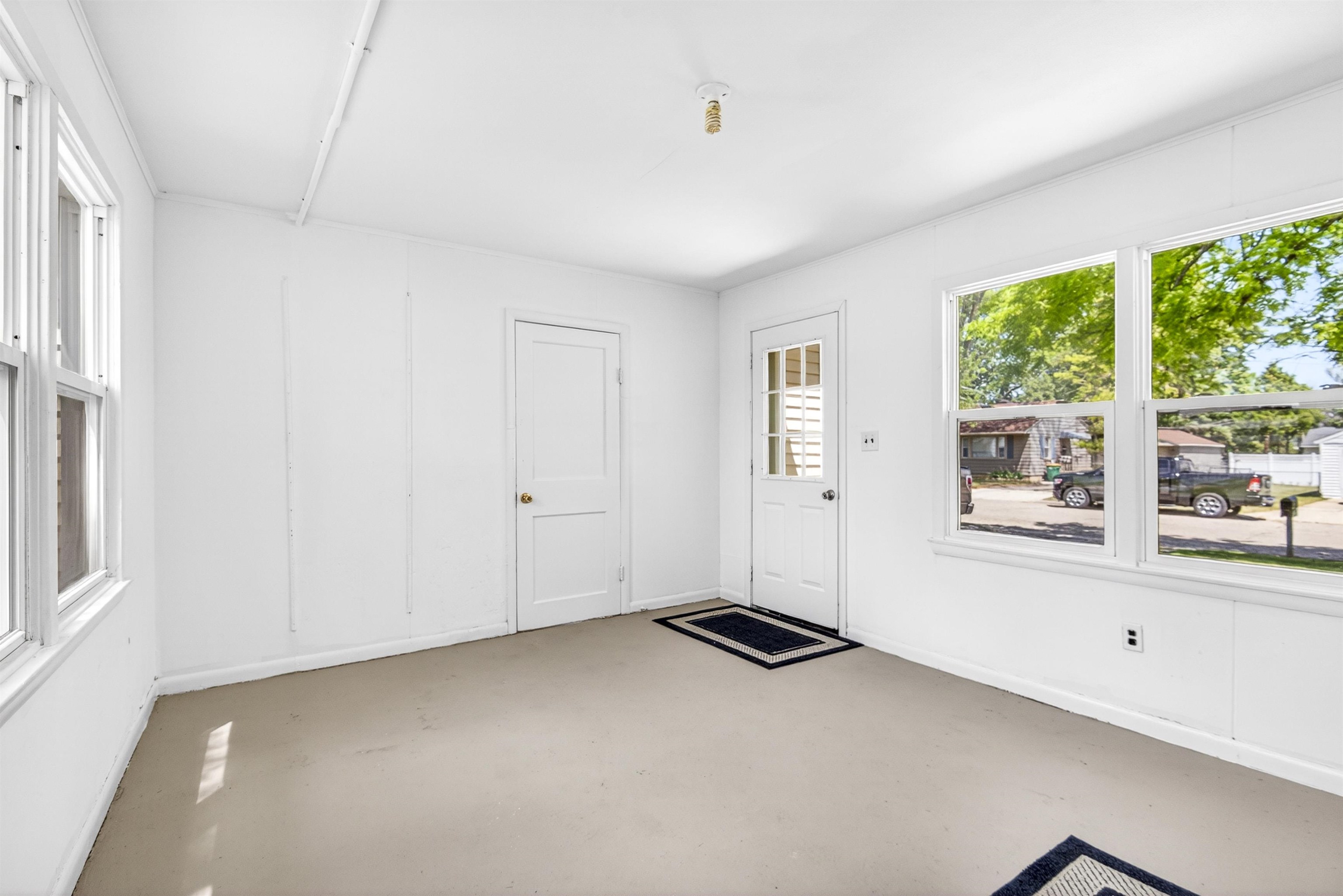 801 W SCOTT Street