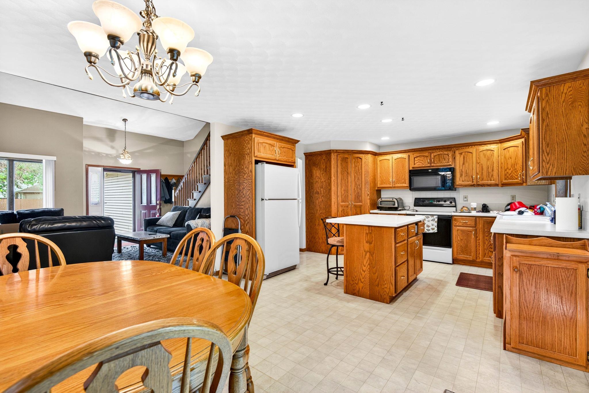 101 E KENNEDY Avenue