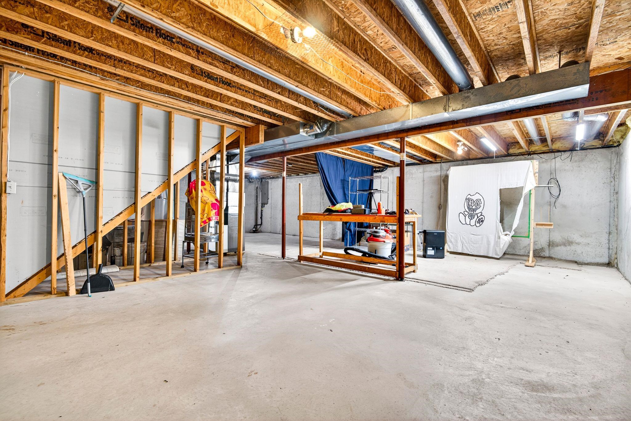 101 E KENNEDY Avenue