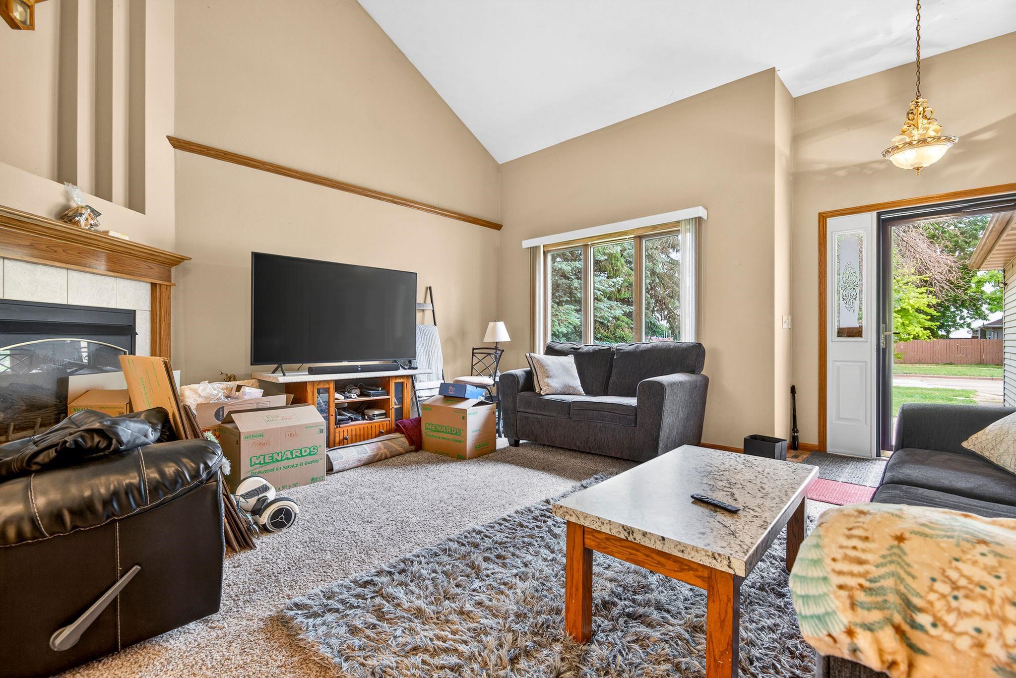 101 E KENNEDY Avenue