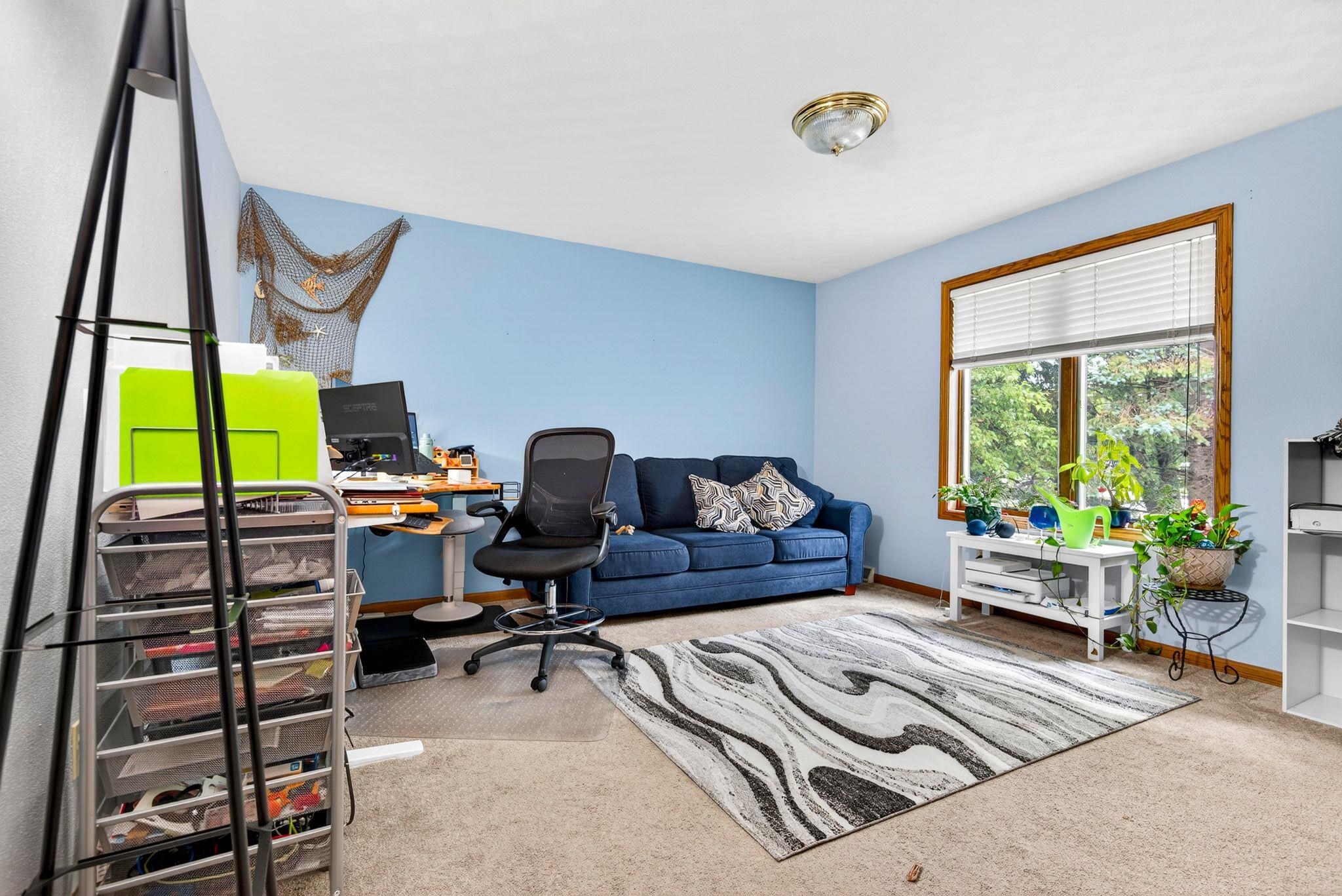 103 E KENNEDY Avenue