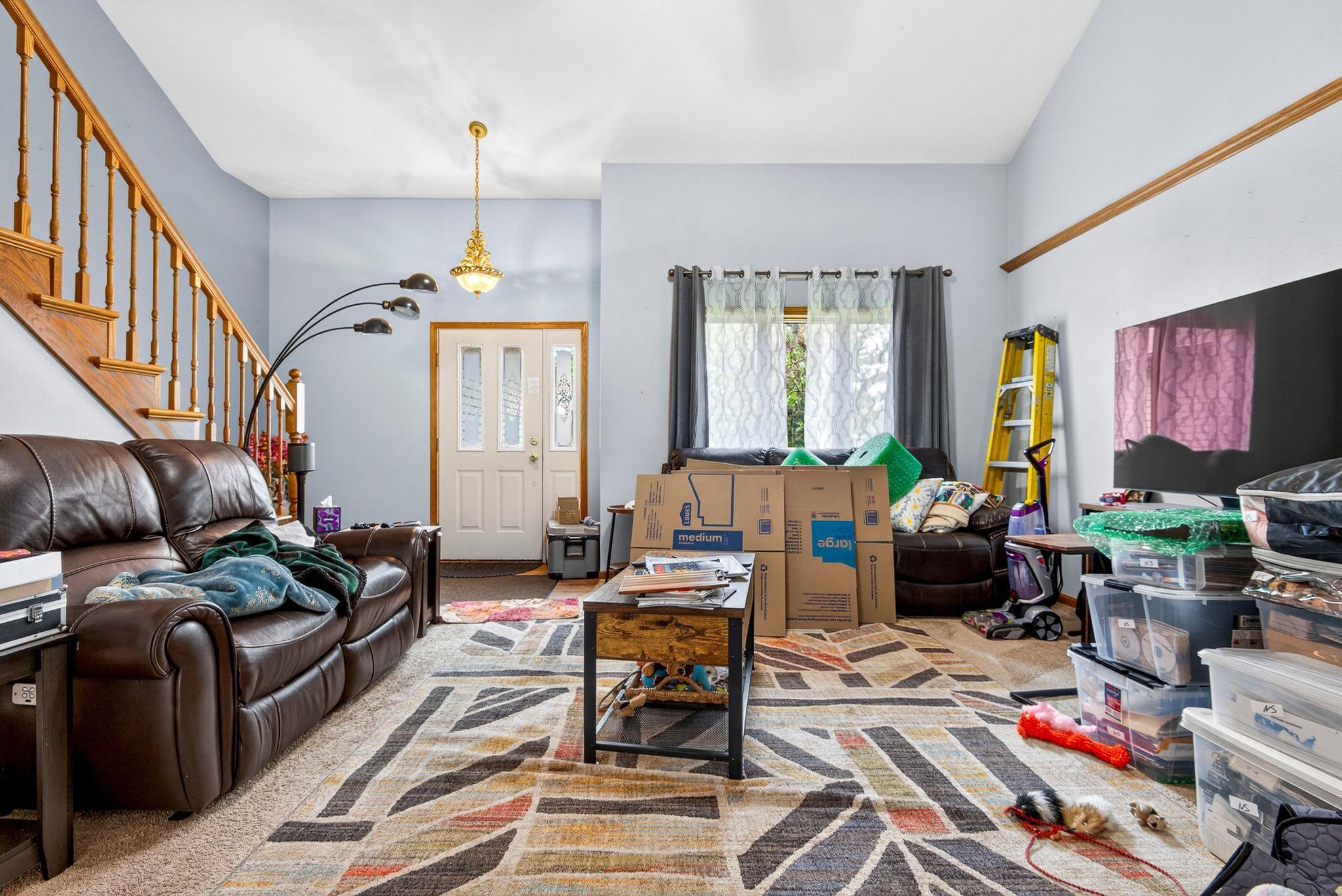 103 E KENNEDY Avenue