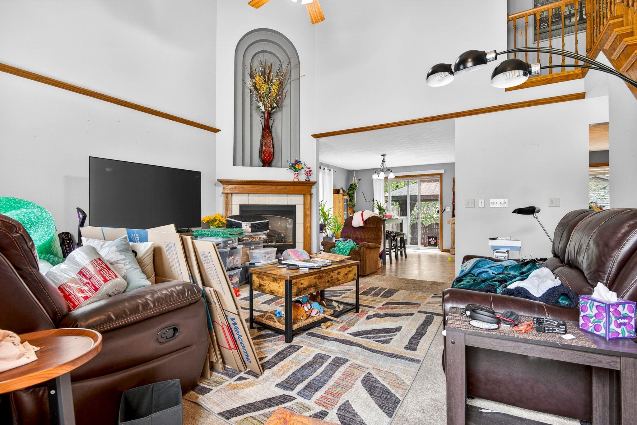 103 E KENNEDY Avenue