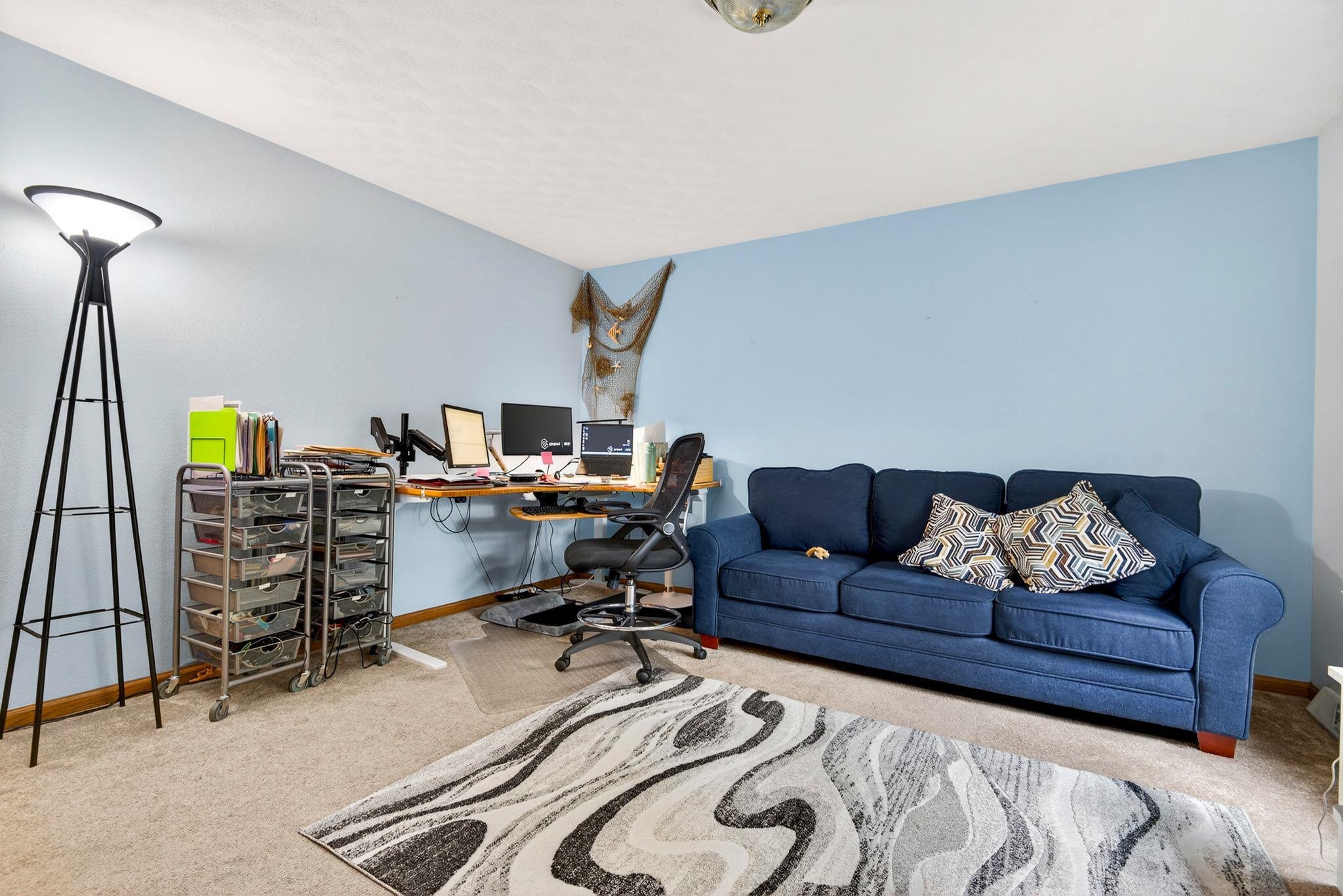 103 E KENNEDY Avenue